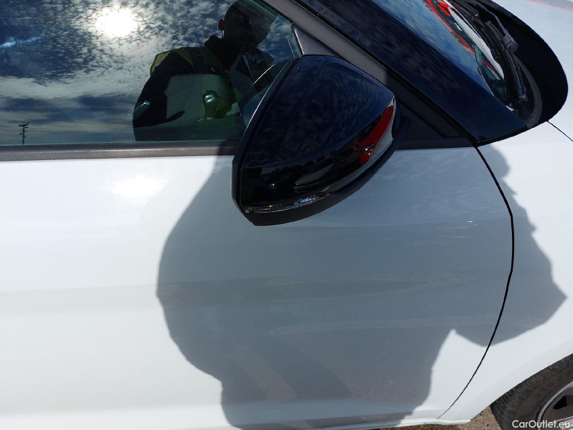  Audi  A1 Sportback AUDI A1 / 2018 / 5P / berlina con portón Sportback Advanced 30 TFSI 85kW S tronic #17