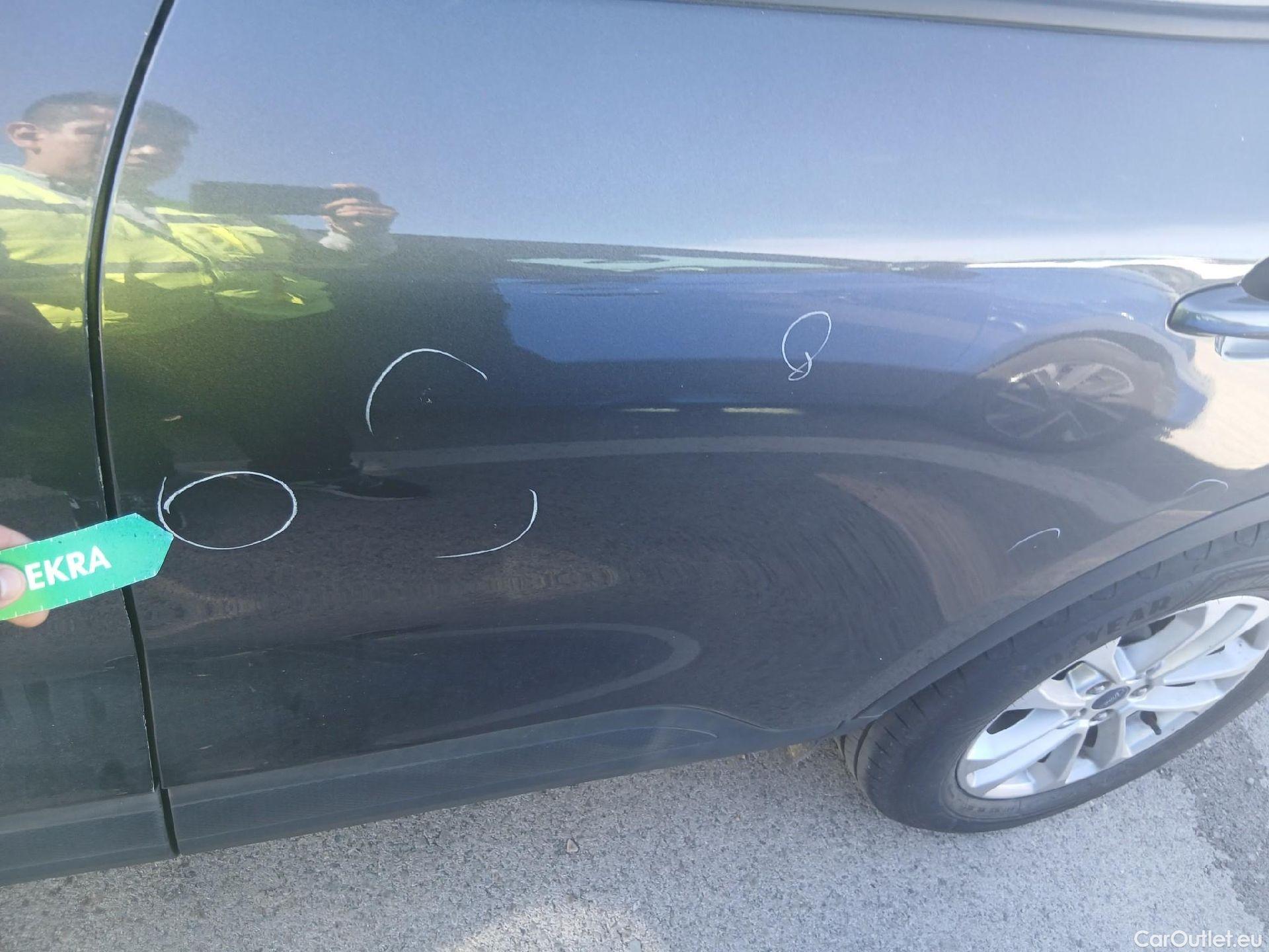  Ford  Kuga FORD  / 2019 / 5P / todoterreno Titanium 2.0 EcoBlue MHEV 110kW (150CV) #23