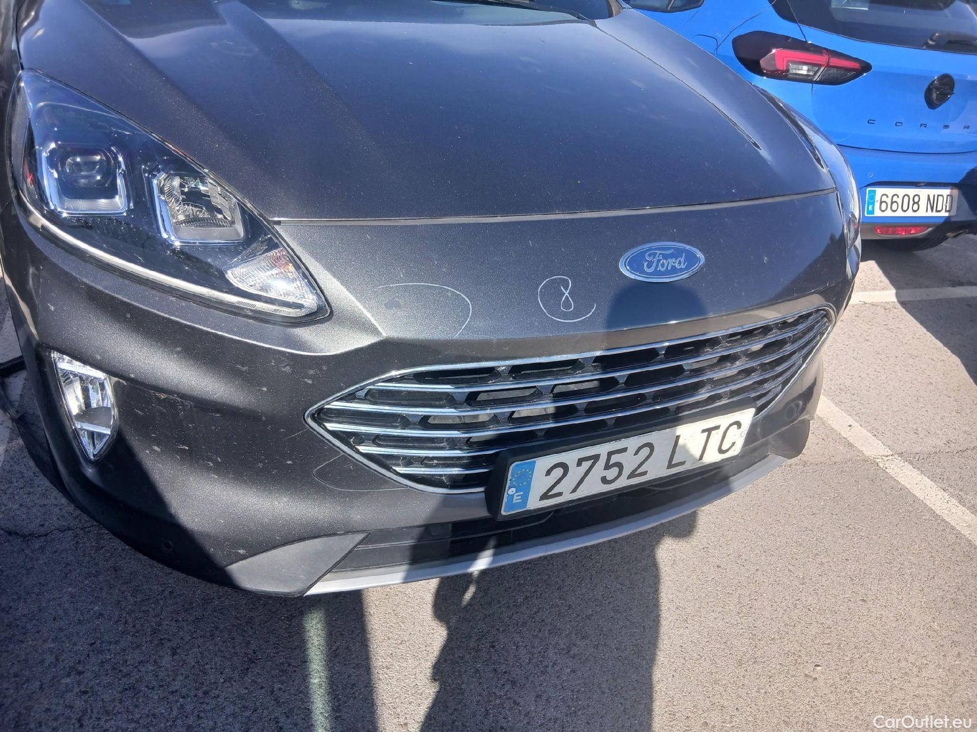  Ford  Kuga FORD  / 2019 / 5P / todoterreno Titanium 2.0 EcoBlue MHEV 110kW (150CV) #8