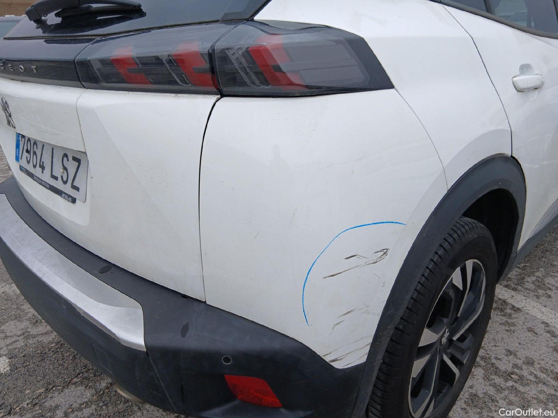  Peugeot  2008 PEUGEOT  / 2019 / 5P / todoterreno Allure BlueHDI 130 S&S EAT8 #26