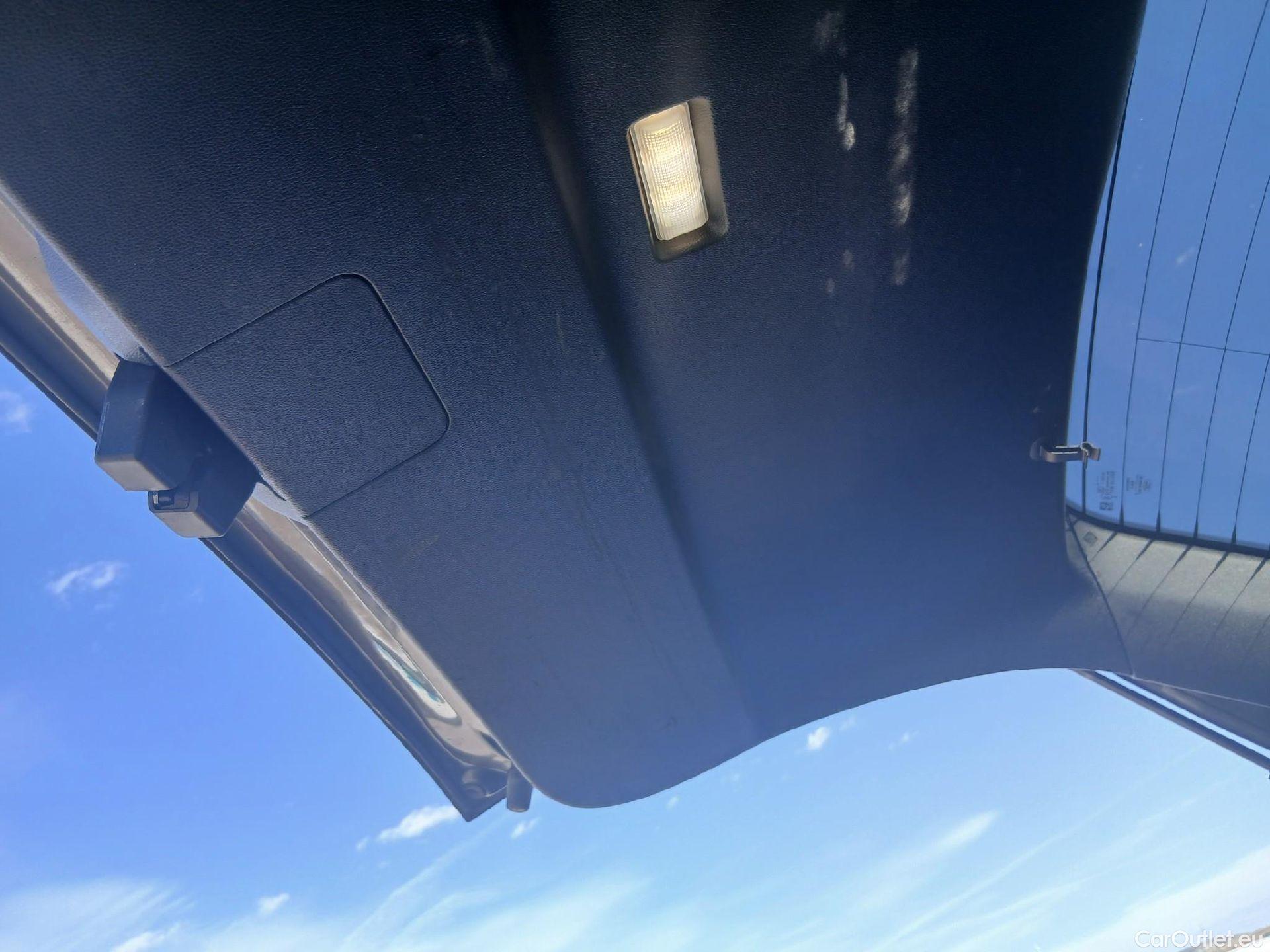  Ford  Kuga FORD  / 2019 / 5P / todoterreno Titanium 2.0 EcoBlue MHEV 110kW (150CV) #5