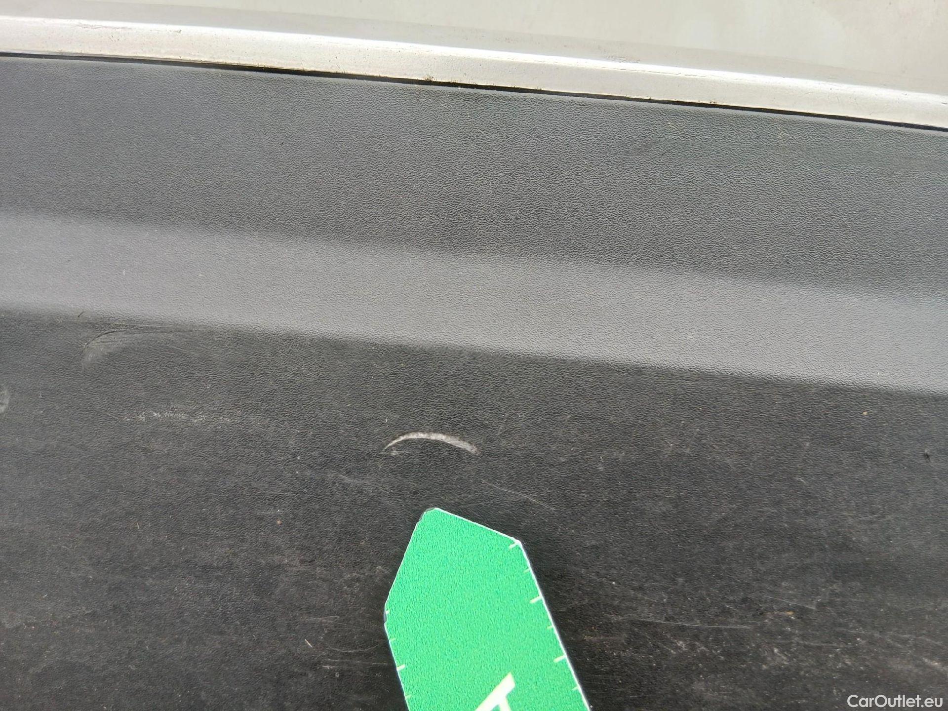  Peugeot  2008 PEUGEOT  / 2019 / 5P / todoterreno Allure BlueHDI 130 S&S EAT8 #25