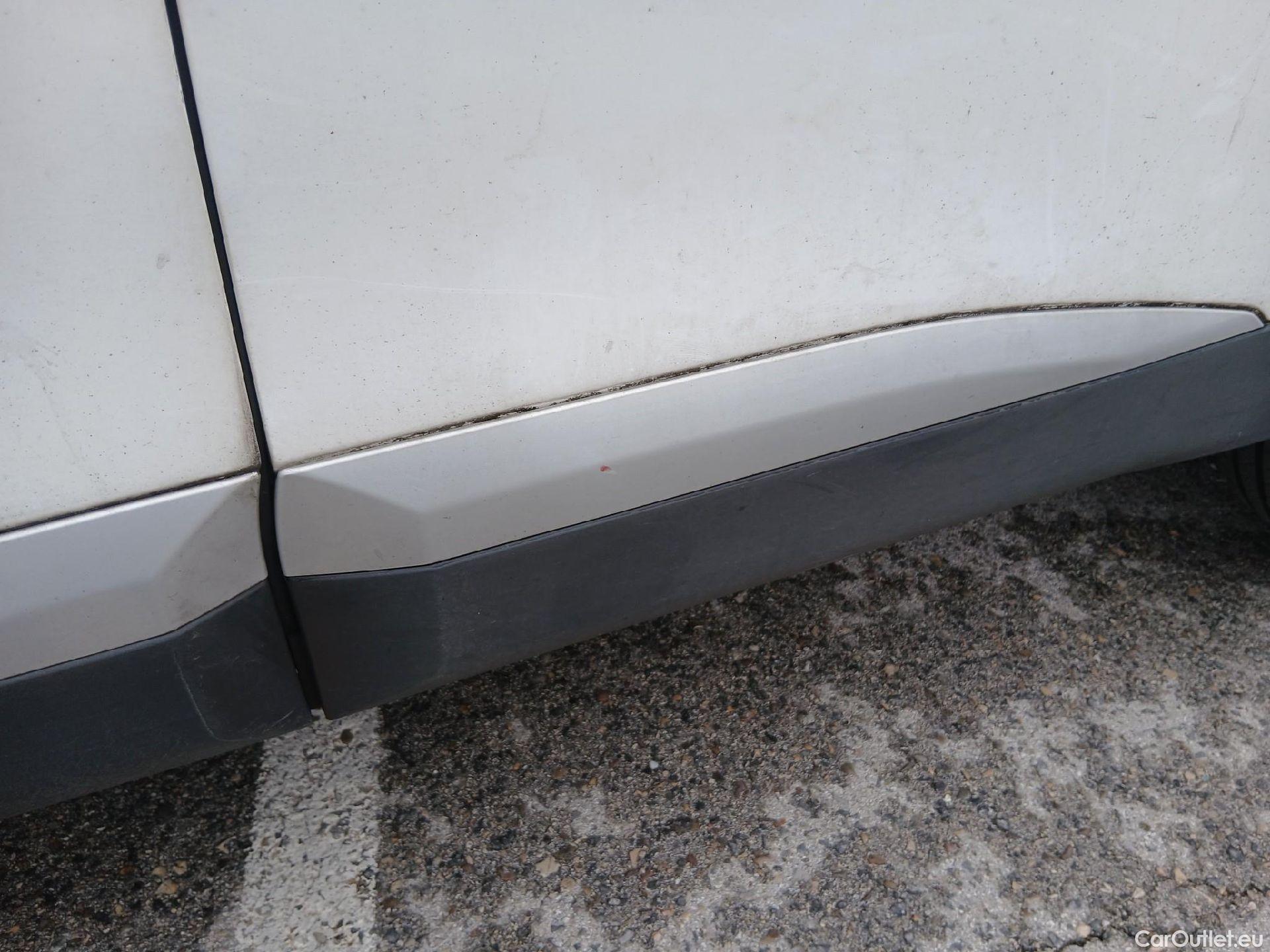  Peugeot  2008 PEUGEOT  / 2019 / 5P / todoterreno Allure BlueHDI 130 S&S EAT8 #13