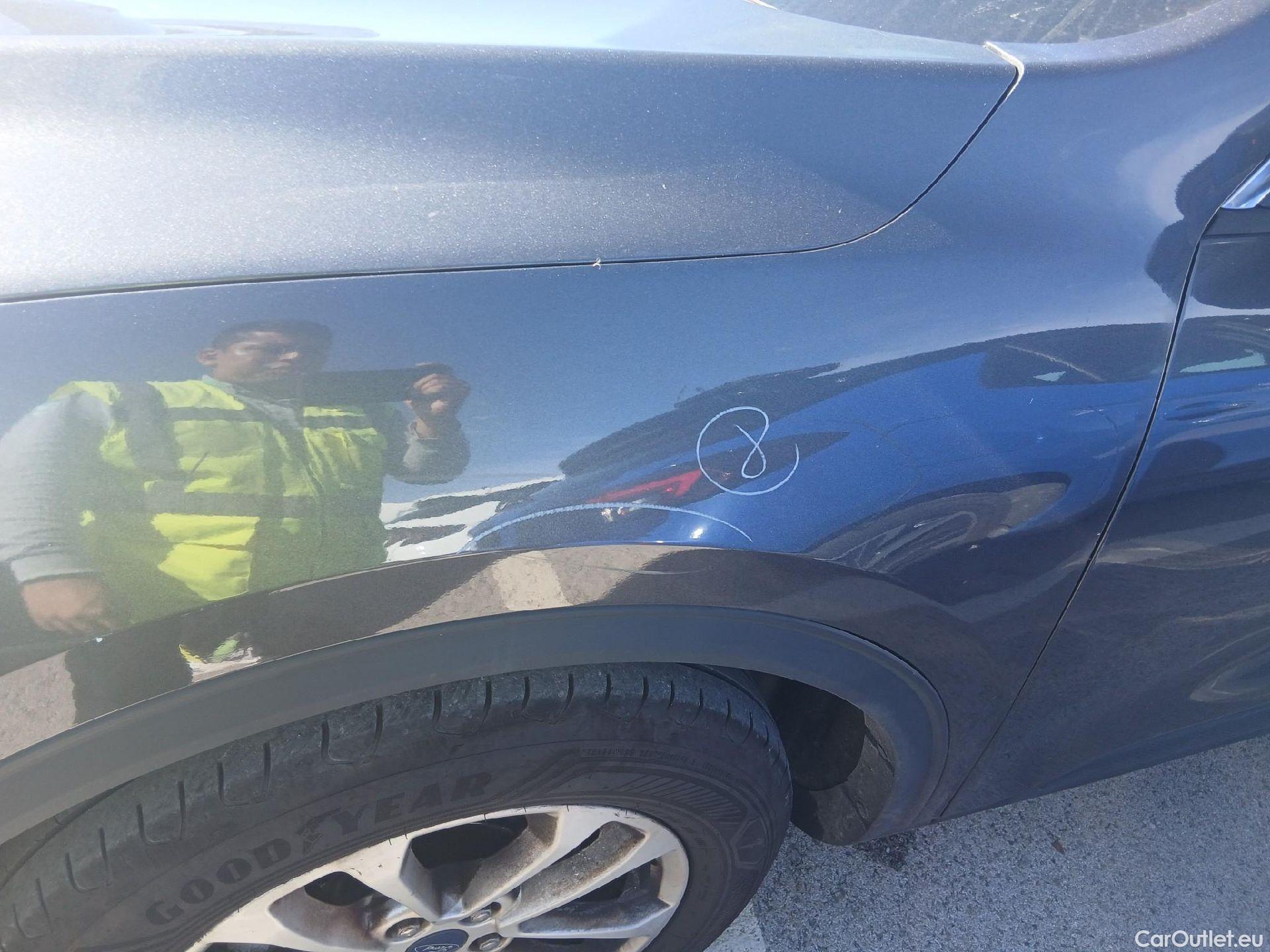  Ford  Kuga FORD  / 2019 / 5P / todoterreno Titanium 2.0 EcoBlue MHEV 110kW (150CV) #17