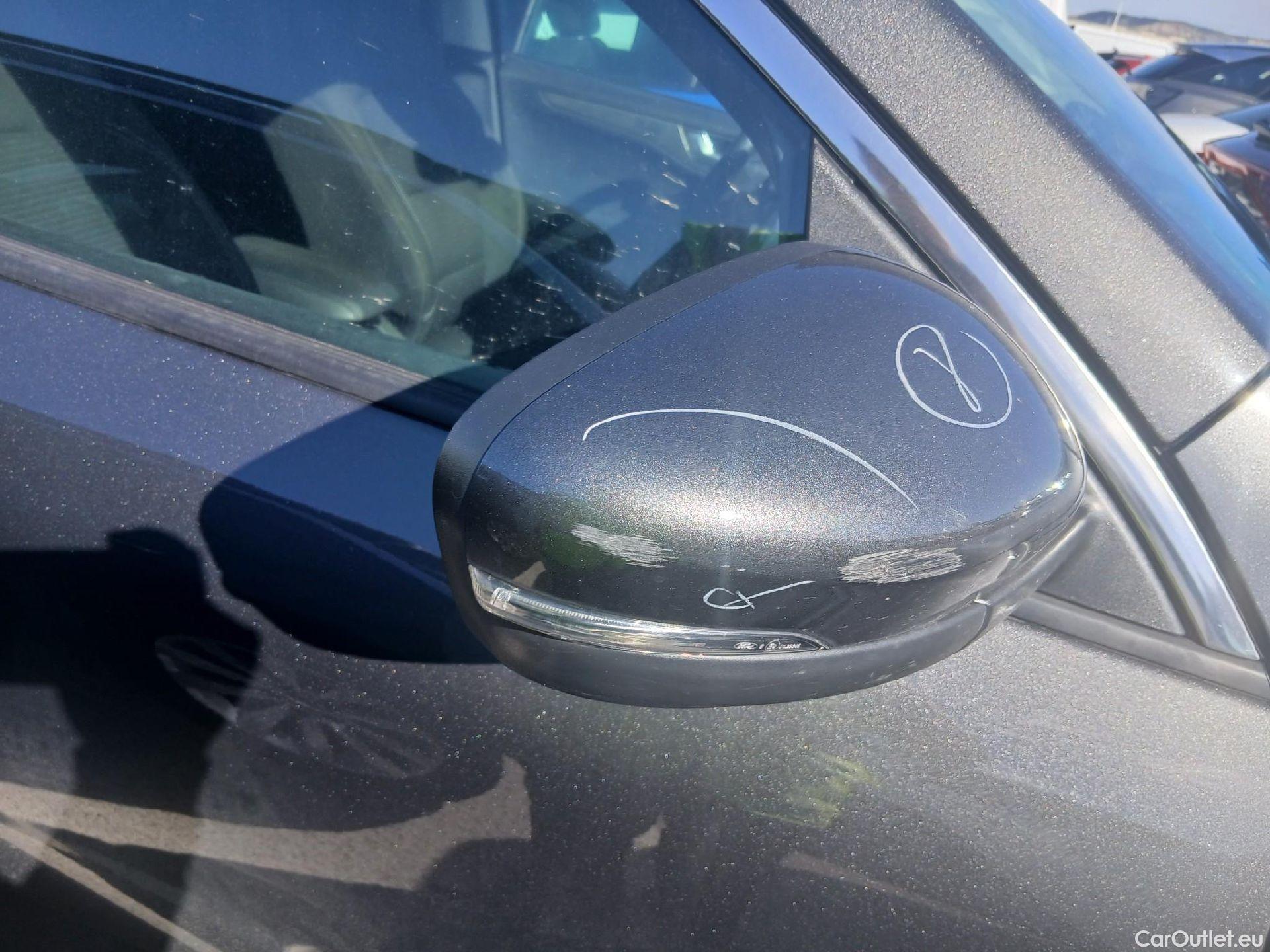  Ford  Kuga FORD  / 2019 / 5P / todoterreno Titanium 2.0 EcoBlue MHEV 110kW (150CV) #34