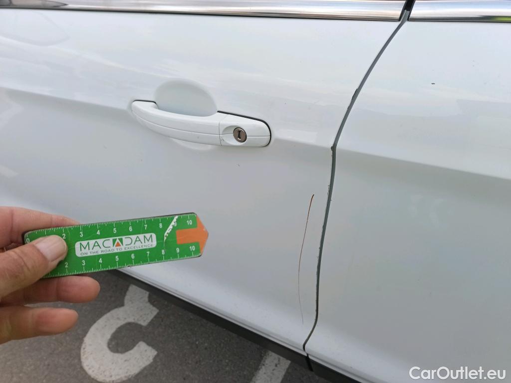  Ford  Kuga FORD  / 2016 / 5P / todoterreno 1.5 EcoBoost 88kW 4x2 Trend+ (CX) #9