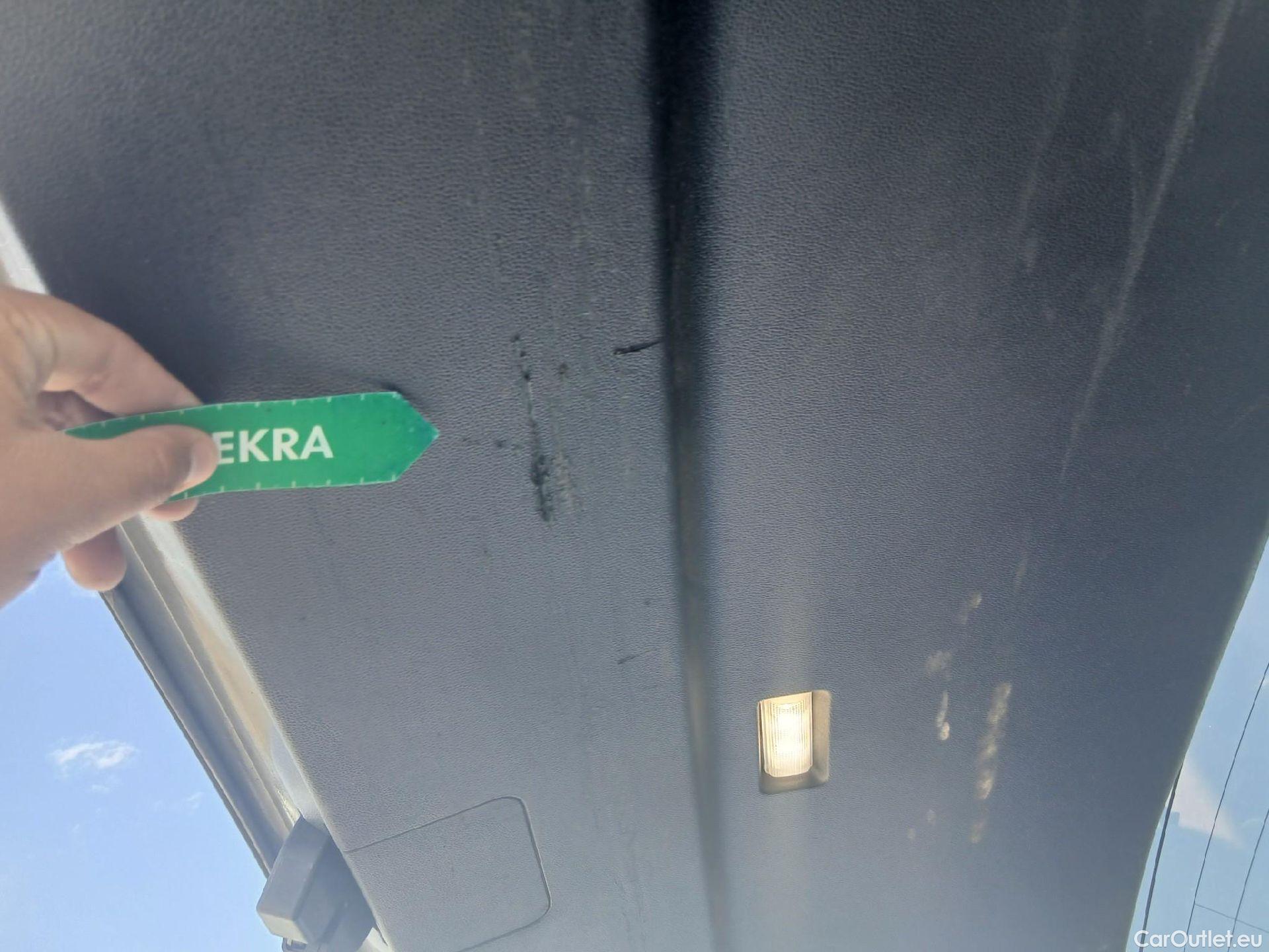  Ford  Kuga FORD  / 2019 / 5P / todoterreno Titanium 2.0 EcoBlue MHEV 110kW (150CV) #4