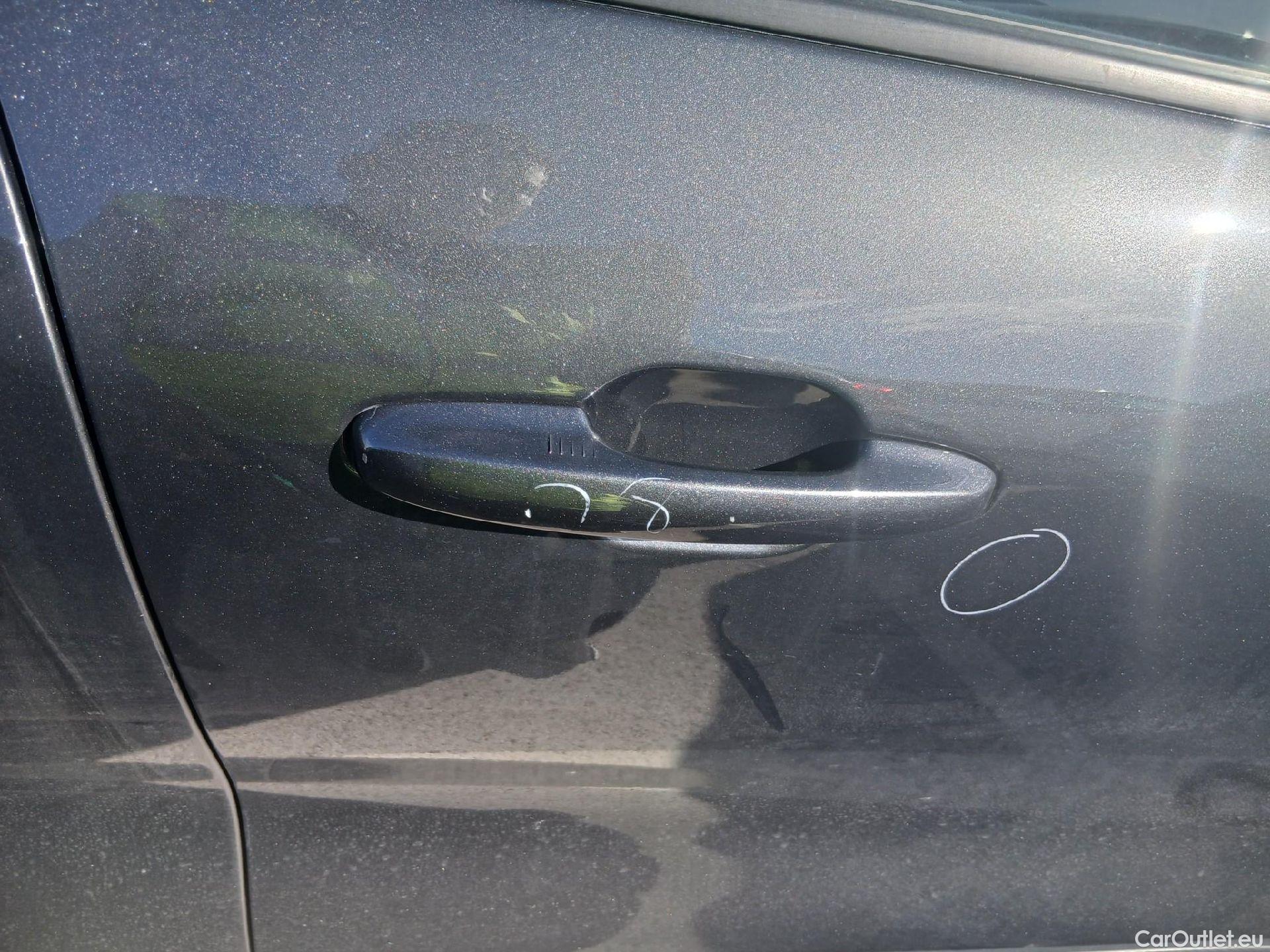  Ford  Kuga FORD  / 2019 / 5P / todoterreno Titanium 2.0 EcoBlue MHEV 110kW (150CV) #31