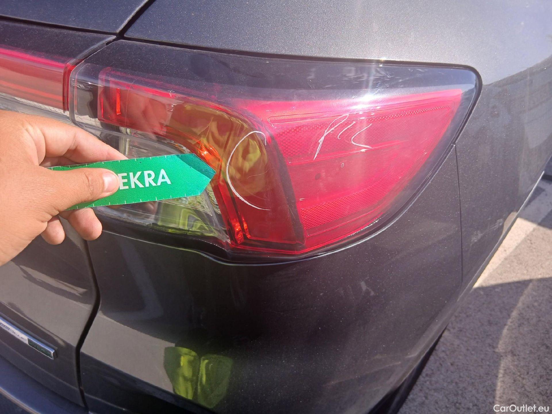  Ford  Kuga FORD  / 2019 / 5P / todoterreno Titanium 2.0 EcoBlue MHEV 110kW (150CV) #29