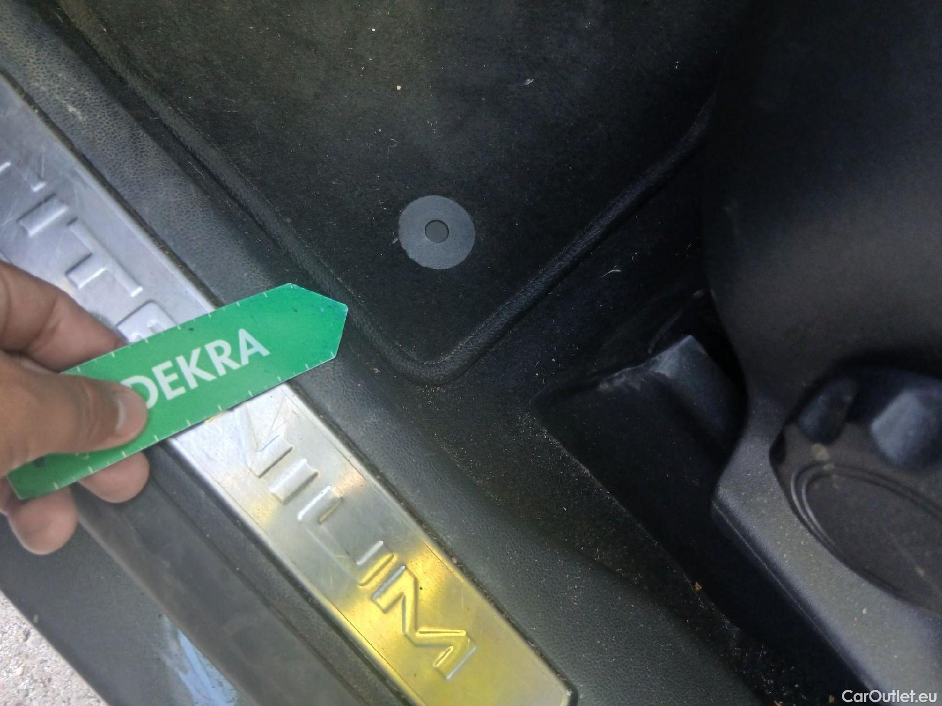  Ford  Kuga FORD  / 2019 / 5P / todoterreno Titanium 2.0 EcoBlue MHEV 110kW (150CV) #6