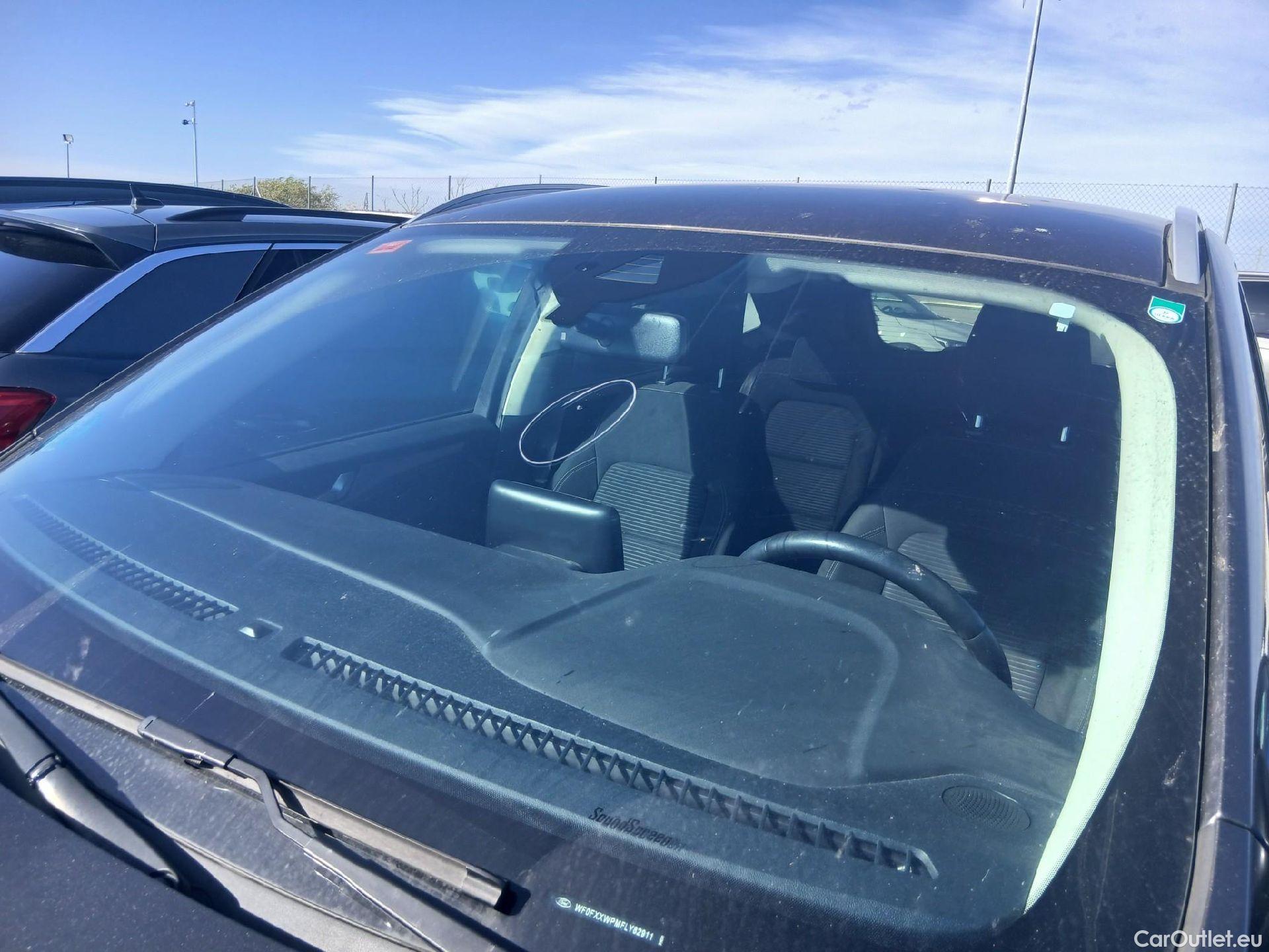  Ford  Kuga FORD  / 2019 / 5P / todoterreno Titanium 2.0 EcoBlue MHEV 110kW (150CV) #15