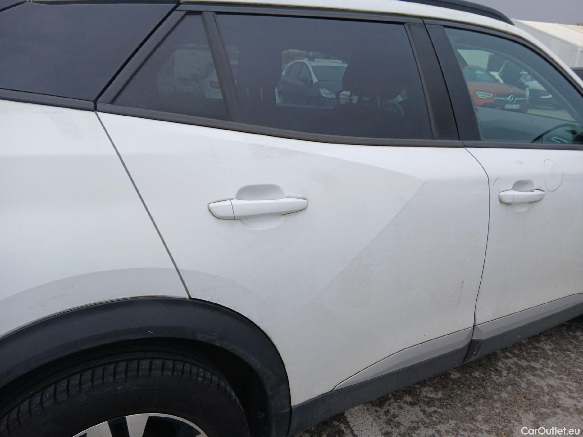  Peugeot  2008 PEUGEOT  / 2019 / 5P / todoterreno Allure BlueHDI 130 S&S EAT8 #40