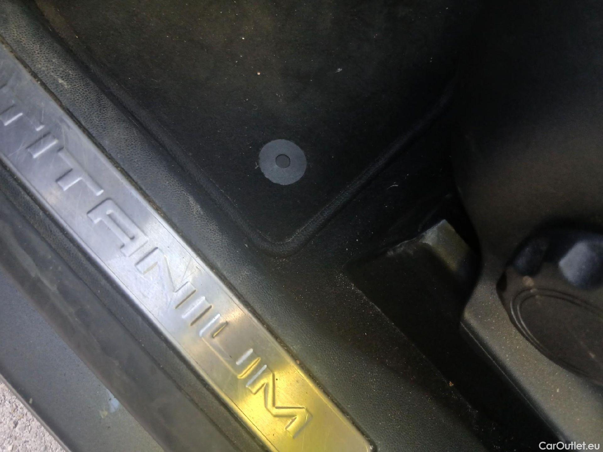  Ford  Kuga FORD  / 2019 / 5P / todoterreno Titanium 2.0 EcoBlue MHEV 110kW (150CV) #7