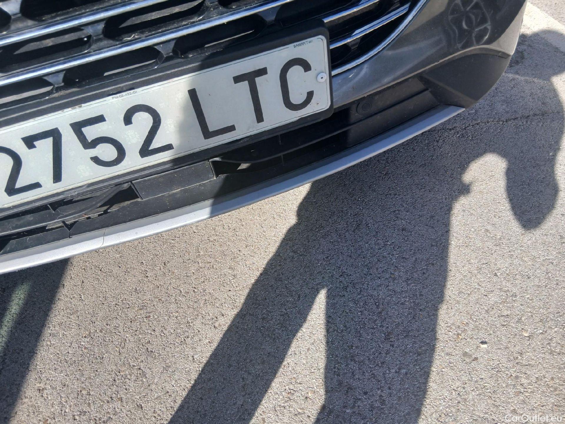  Ford  Kuga FORD  / 2019 / 5P / todoterreno Titanium 2.0 EcoBlue MHEV 110kW (150CV) #10