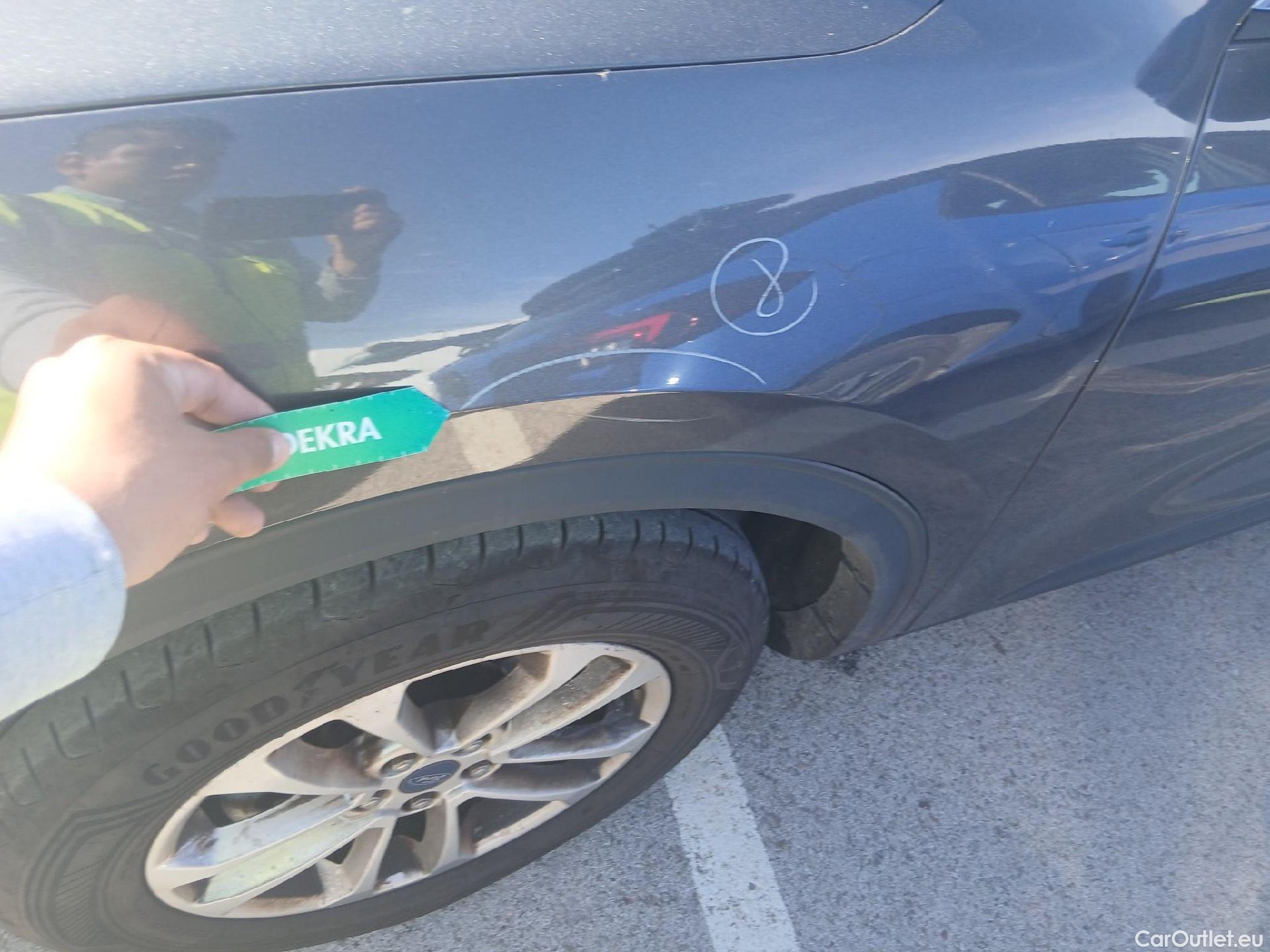  Ford  Kuga FORD  / 2019 / 5P / todoterreno Titanium 2.0 EcoBlue MHEV 110kW (150CV) #16