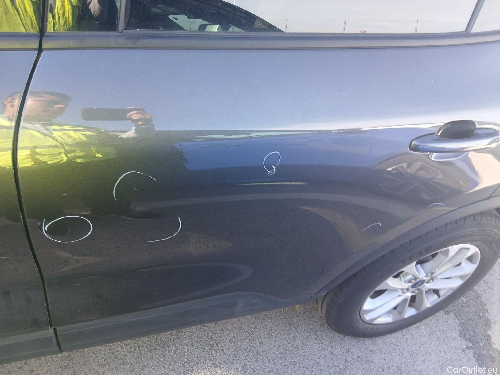  Ford  Kuga FORD  / 2019 / 5P / todoterreno Titanium 2.0 EcoBlue MHEV 110kW (150CV) #22