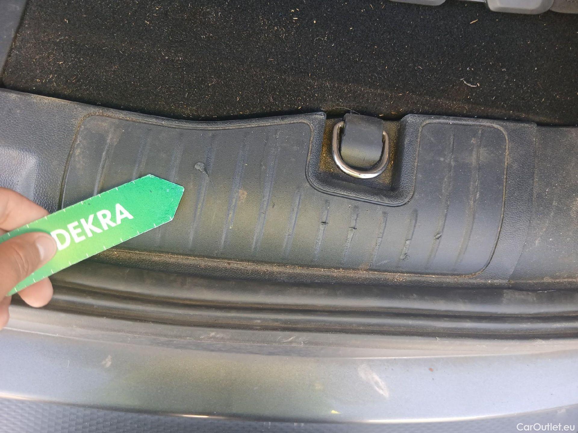  Ford  Kuga FORD  / 2019 / 5P / todoterreno Titanium 2.0 EcoBlue MHEV 110kW (150CV) #3