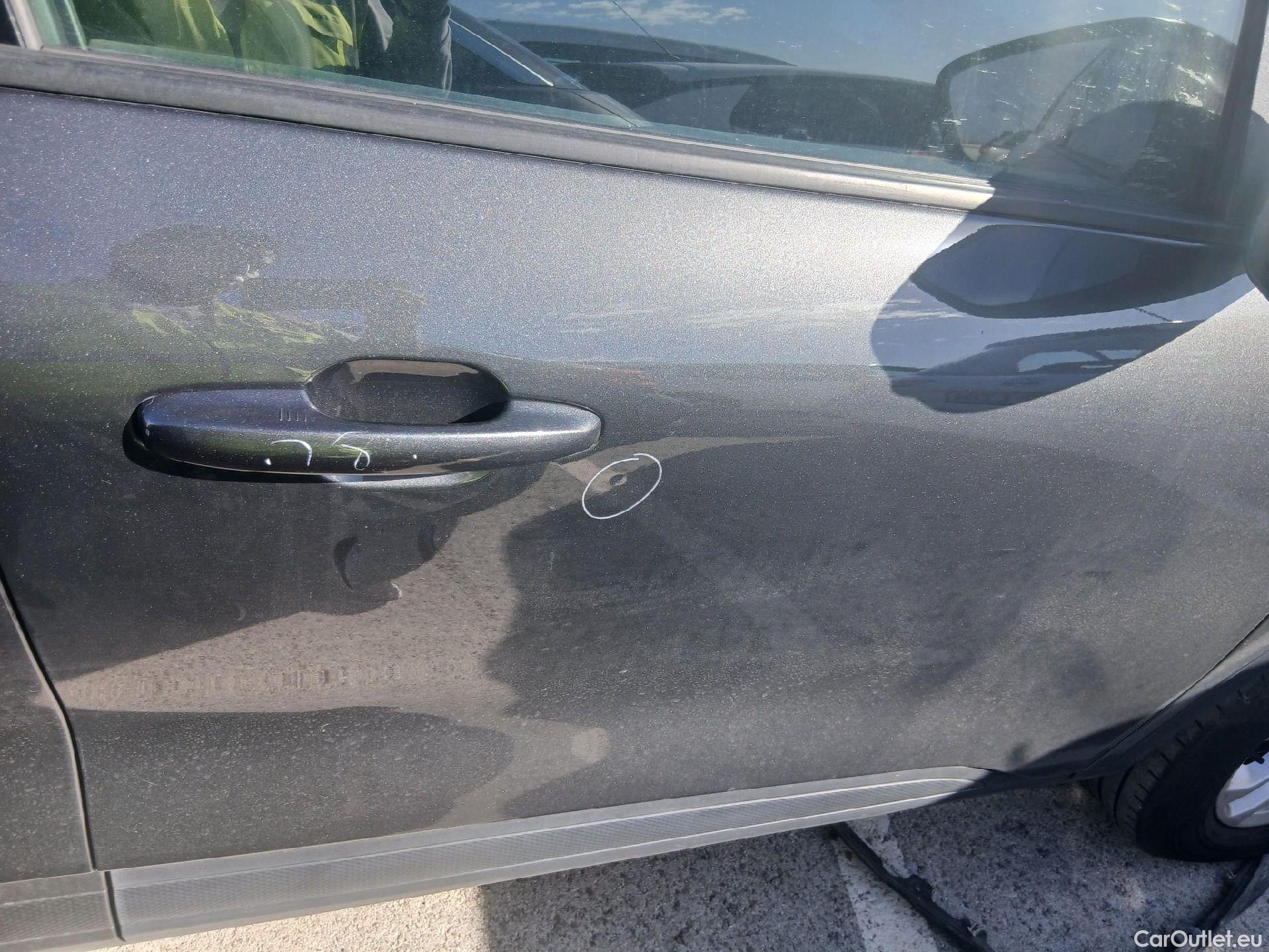  Ford  Kuga FORD  / 2019 / 5P / todoterreno Titanium 2.0 EcoBlue MHEV 110kW (150CV) #30