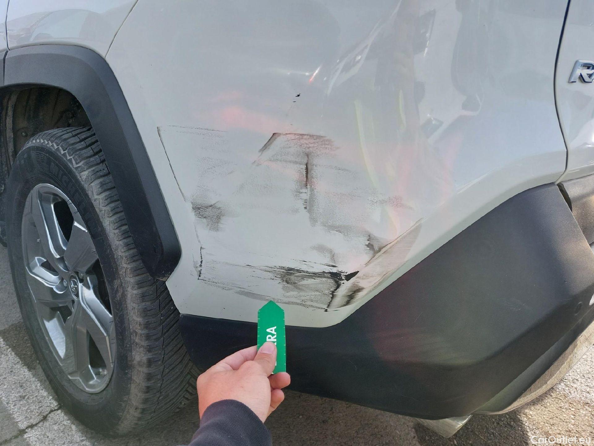  Toyota  RAV4 TOYOTA  / 2018 / 5P / todoterreno 2.5l 220H Advance 4WD #11