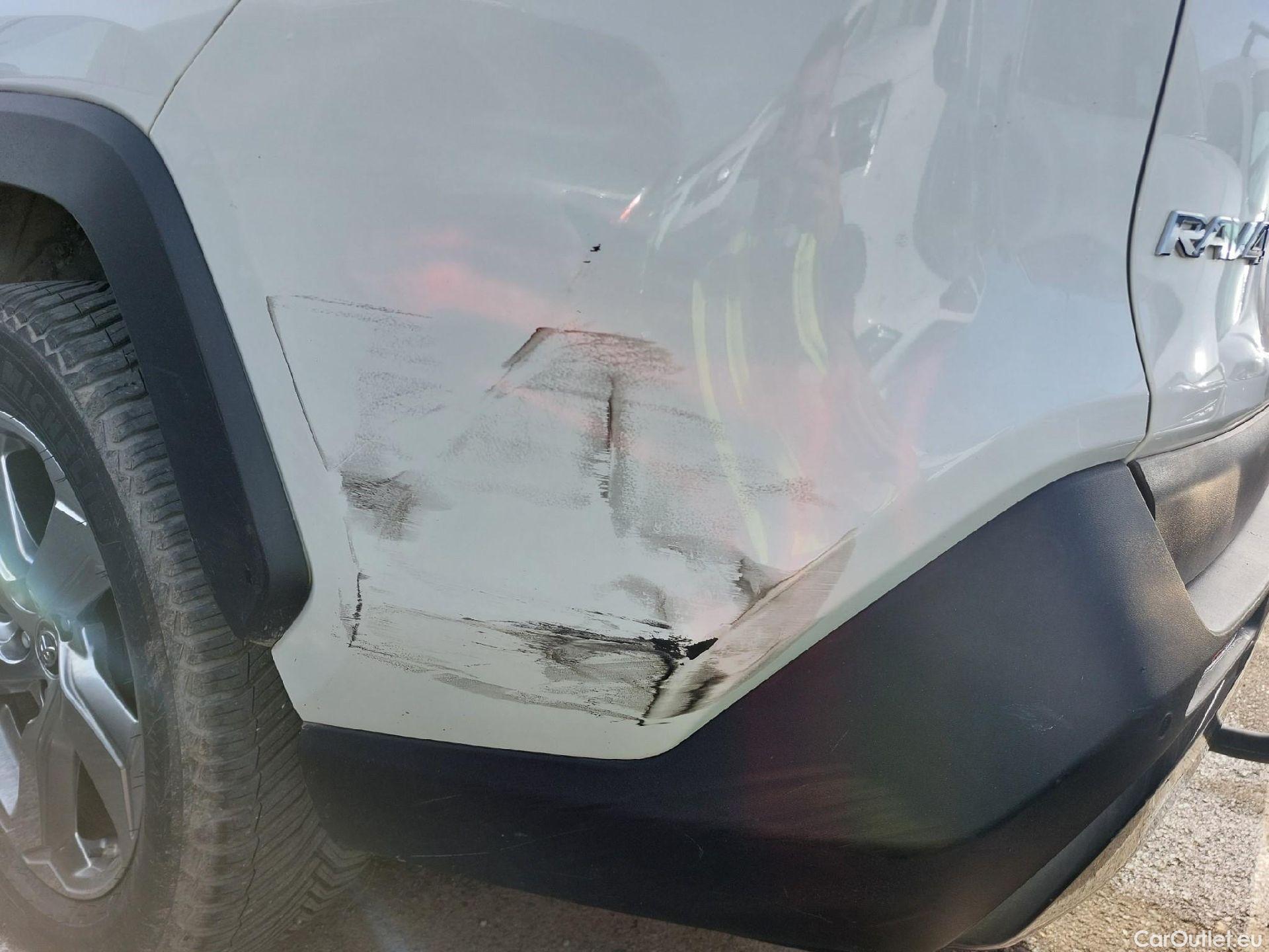  Toyota  RAV4 TOYOTA  / 2018 / 5P / todoterreno 2.5l 220H Advance 4WD #12