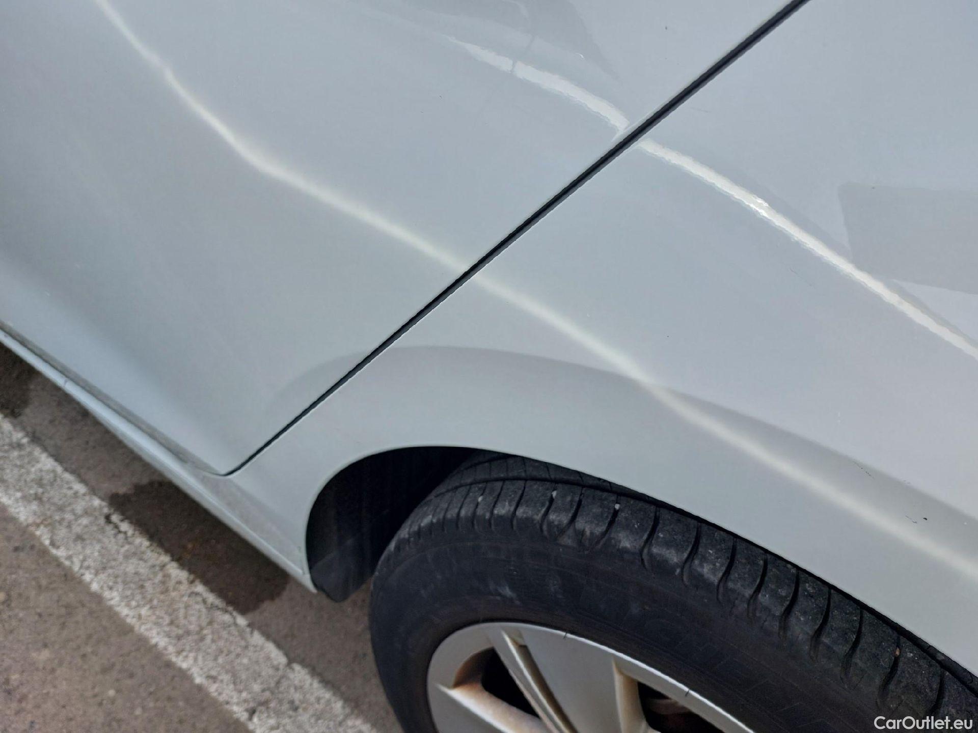  Volkswagen  Golf  VOLKSWAGEN / 2020 / 5P / berlina con portón Life 2.0 TDI 85kW (115CV) #8