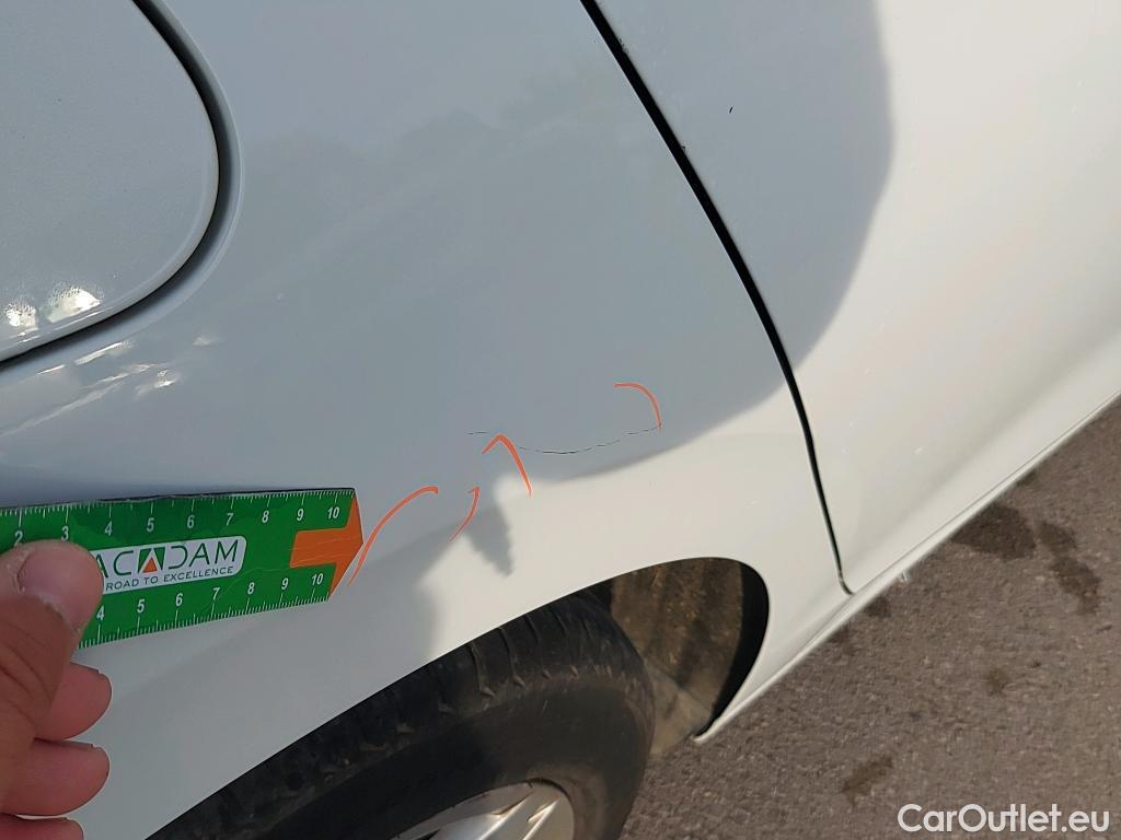  Volkswagen  Golf  VOLKSWAGEN / 2020 / 5P / berlina con portón 1.0 TSI 81kW (110CV) #4