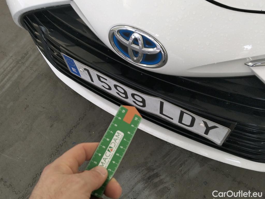  Toyota  Yaris TOYOTA  / 2017 / 5P / berlina con portón 1.5 100H Active #12