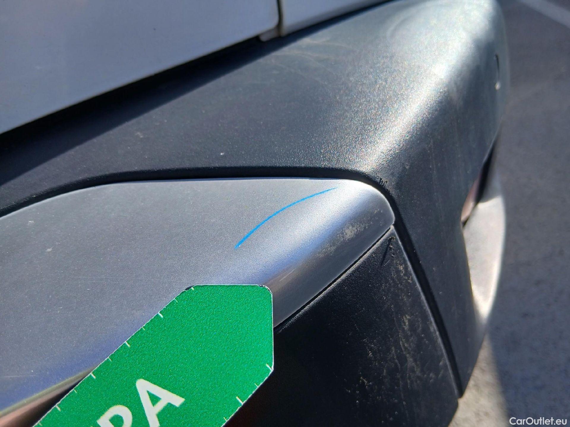  Peugeot  2008 PEUGEOT  / 2019 / 5P / todoterreno Active BlueHDI 81kW (110CV) #22