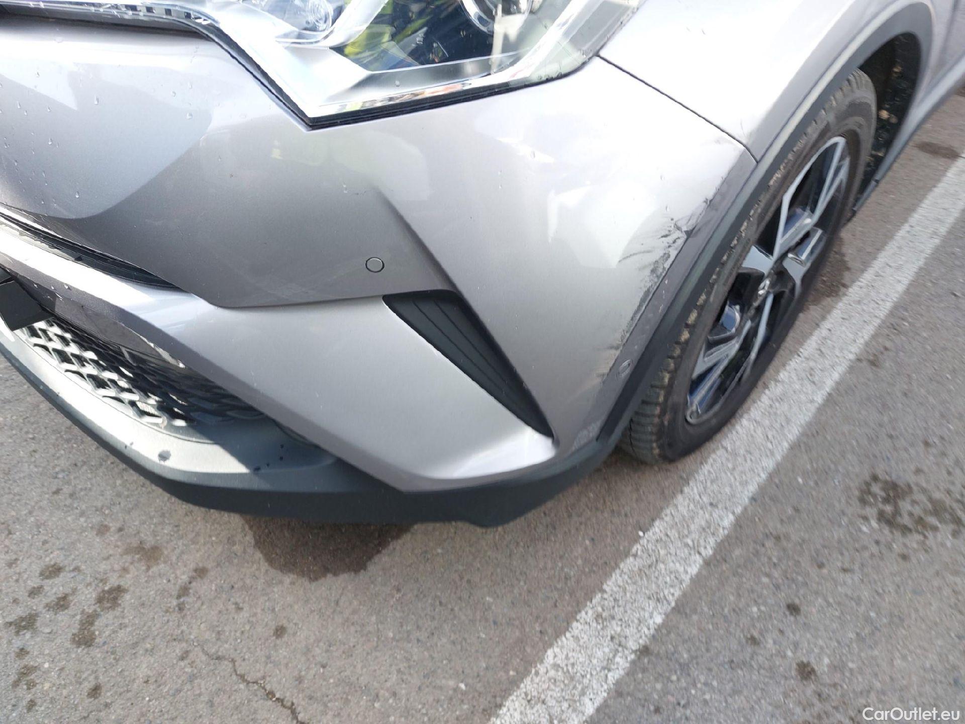  Toyota  C-HR TOYOTA  / 2016 / 5P / todoterreno 1.8 125H Advance (CX) #4