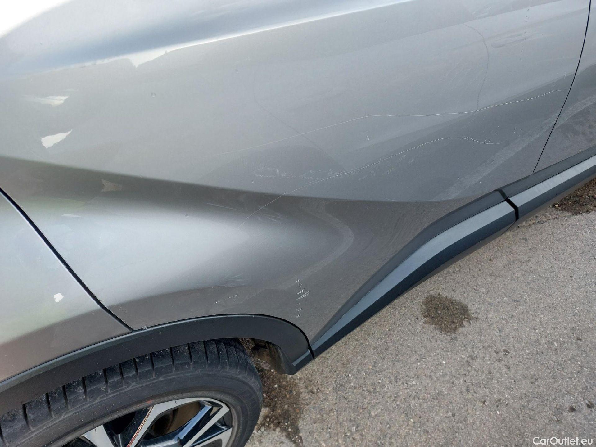  Toyota  C-HR TOYOTA  / 2016 / 5P / todoterreno 1.8 125H Advance (CX) #17