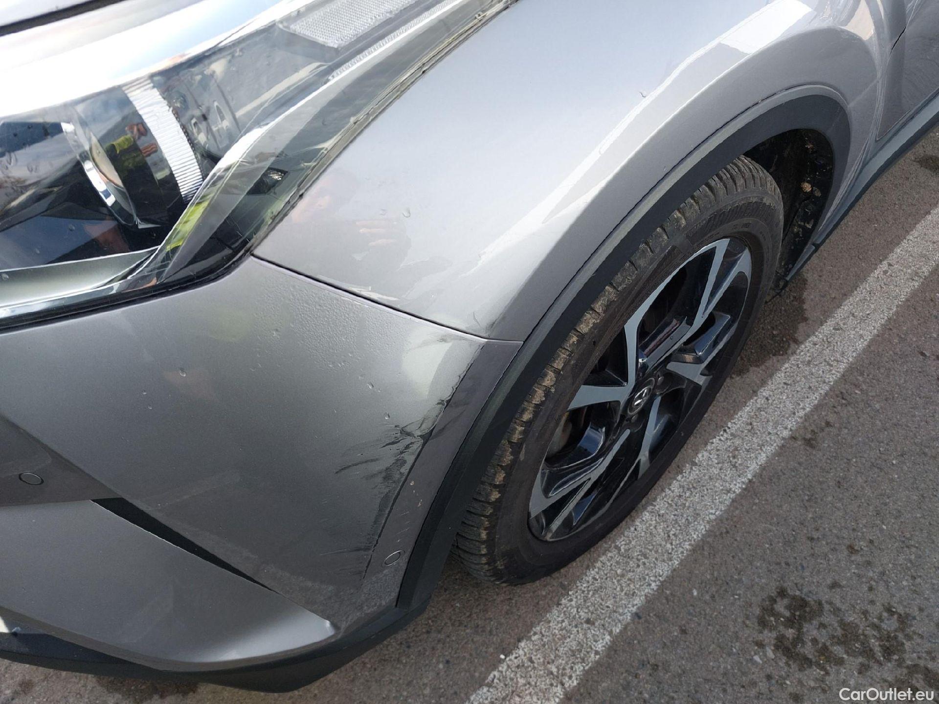  Toyota  C-HR TOYOTA  / 2016 / 5P / todoterreno 1.8 125H Advance (CX) #5