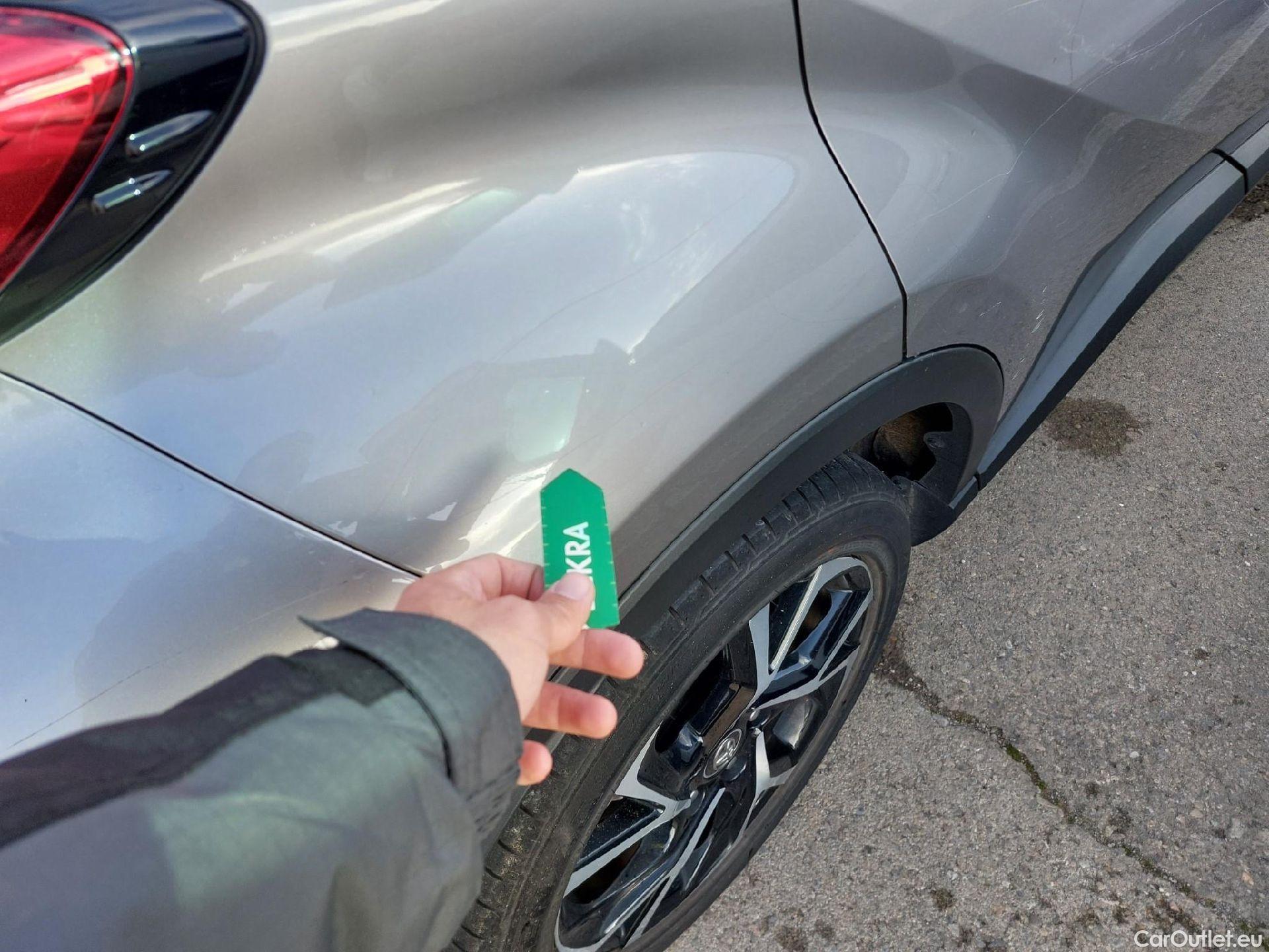  Toyota  C-HR TOYOTA  / 2016 / 5P / todoterreno 1.8 125H Advance (CX) #16