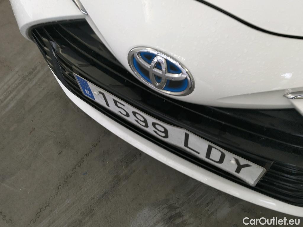  Toyota  Yaris TOYOTA  / 2017 / 5P / berlina con portón 1.5 100H Active #11