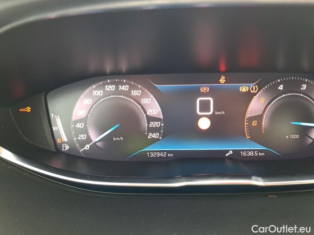  Peugeot  3008 PEUGEOT  / 2020 / 5P / todoterreno 1.5 BlueHDi 96kW (130CV) S&S Active Pack #50