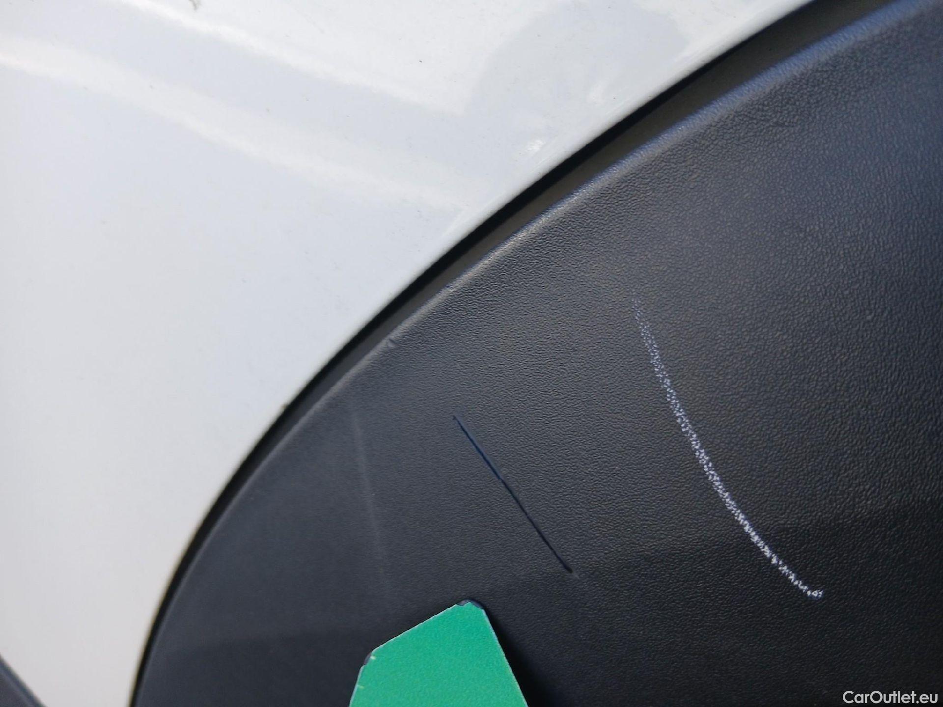  Peugeot  2008 PEUGEOT  / 2019 / 5P / todoterreno Active BlueHDI 81kW (110CV) #14