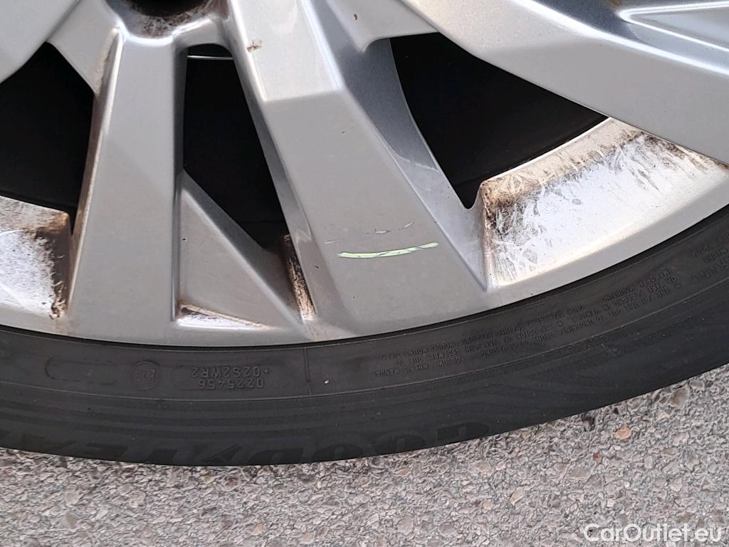  Peugeot  3008 PEUGEOT  / 2020 / 5P / todoterreno 1.5 BlueHDi 96kW (130CV) S&S Active Pack #54