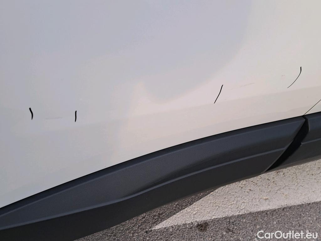  Peugeot  3008 PEUGEOT  / 2020 / 5P / todoterreno 1.5 BlueHDi 96kW (130CV) S&S Active Pack #35