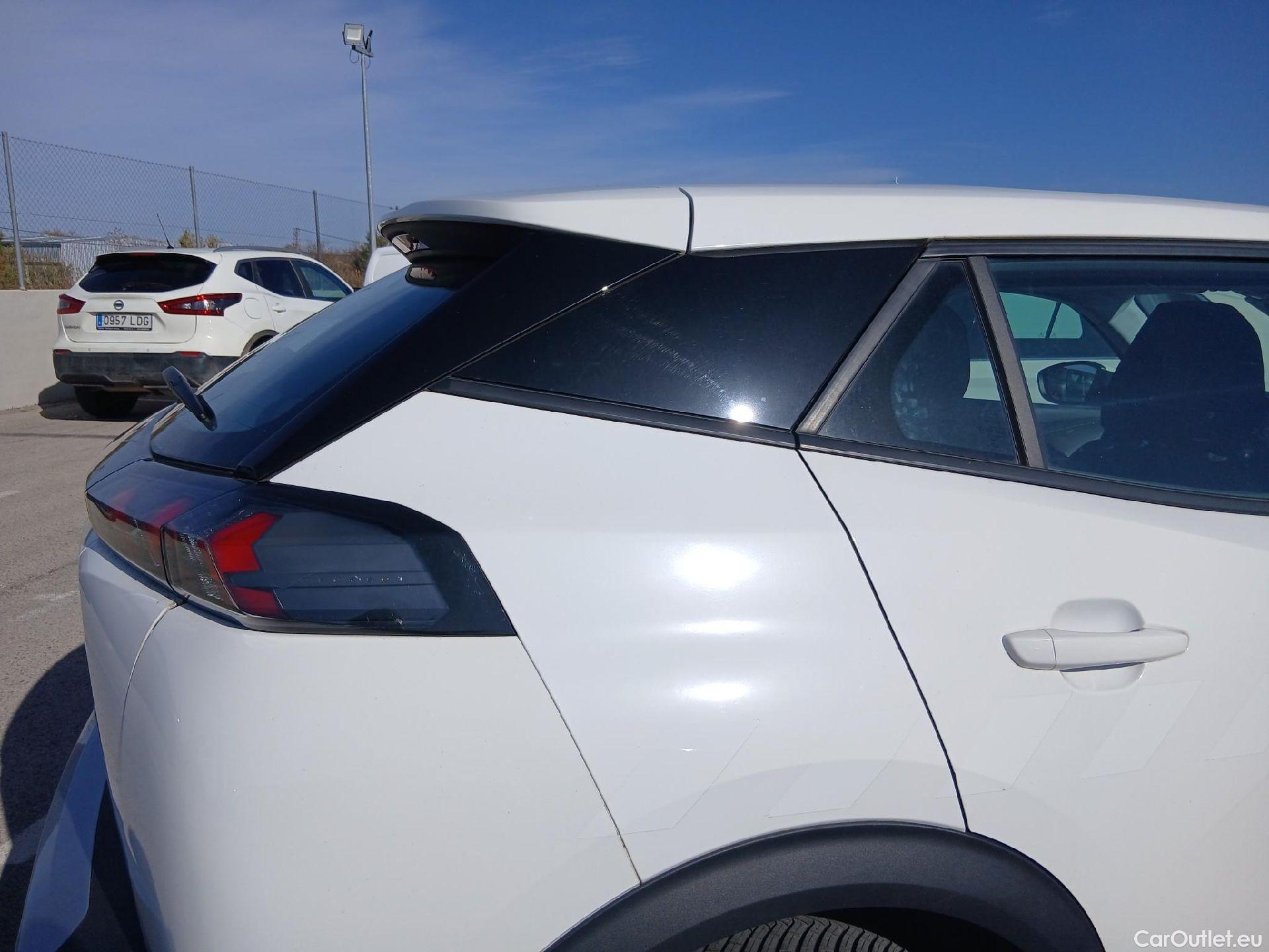  Peugeot  2008 PEUGEOT  / 2019 / 5P / todoterreno Active BlueHDI 81kW (110CV) #25