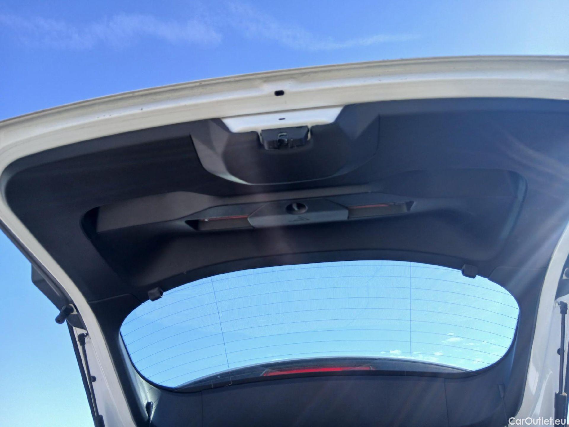  Peugeot  2008 PEUGEOT  / 2019 / 5P / todoterreno Active BlueHDI 81kW (110CV) #24