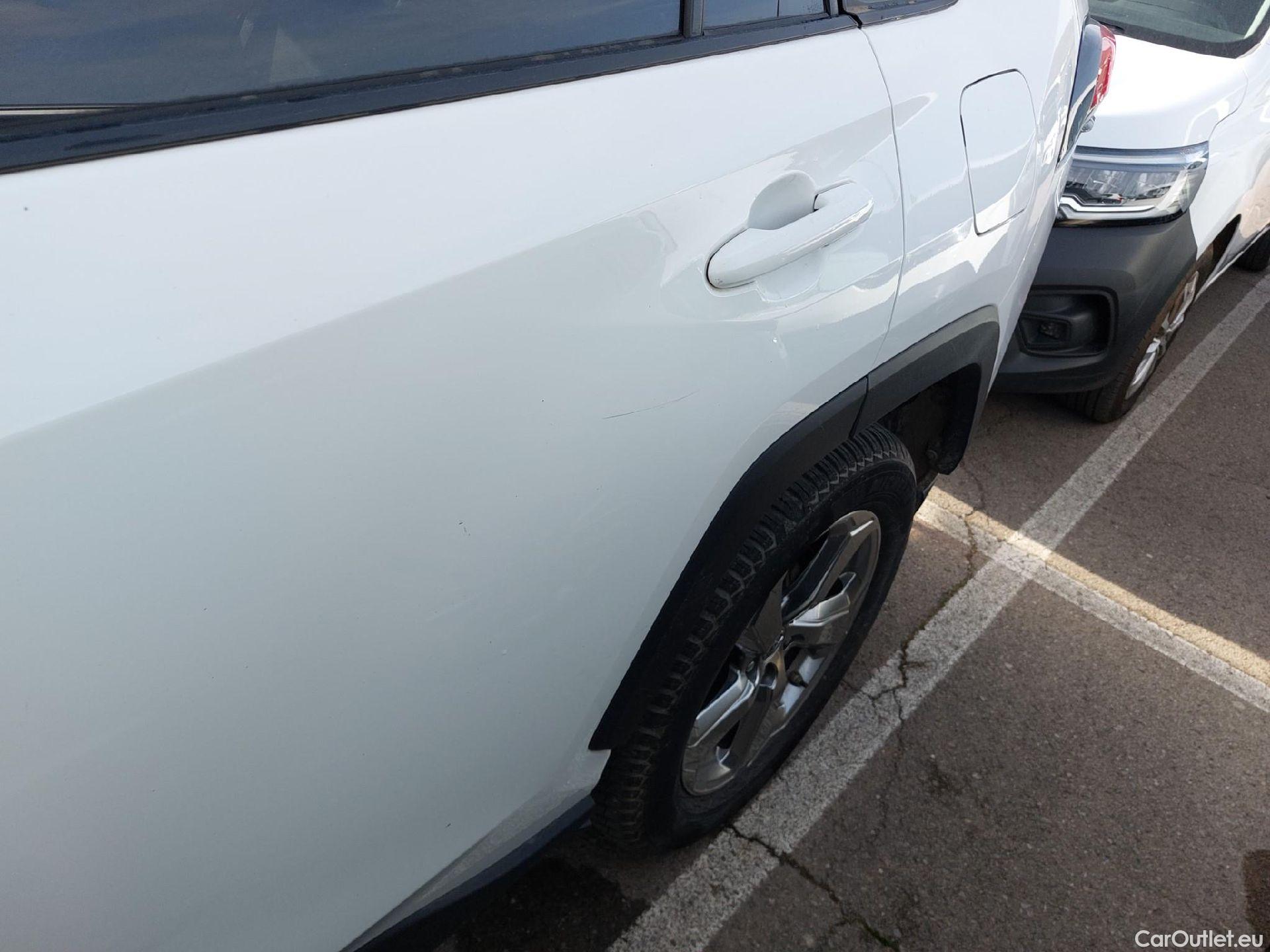  Toyota  RAV4 TOYOTA  / 2018 / 5P / todoterreno 2.5l 220H Advance 4WD #9