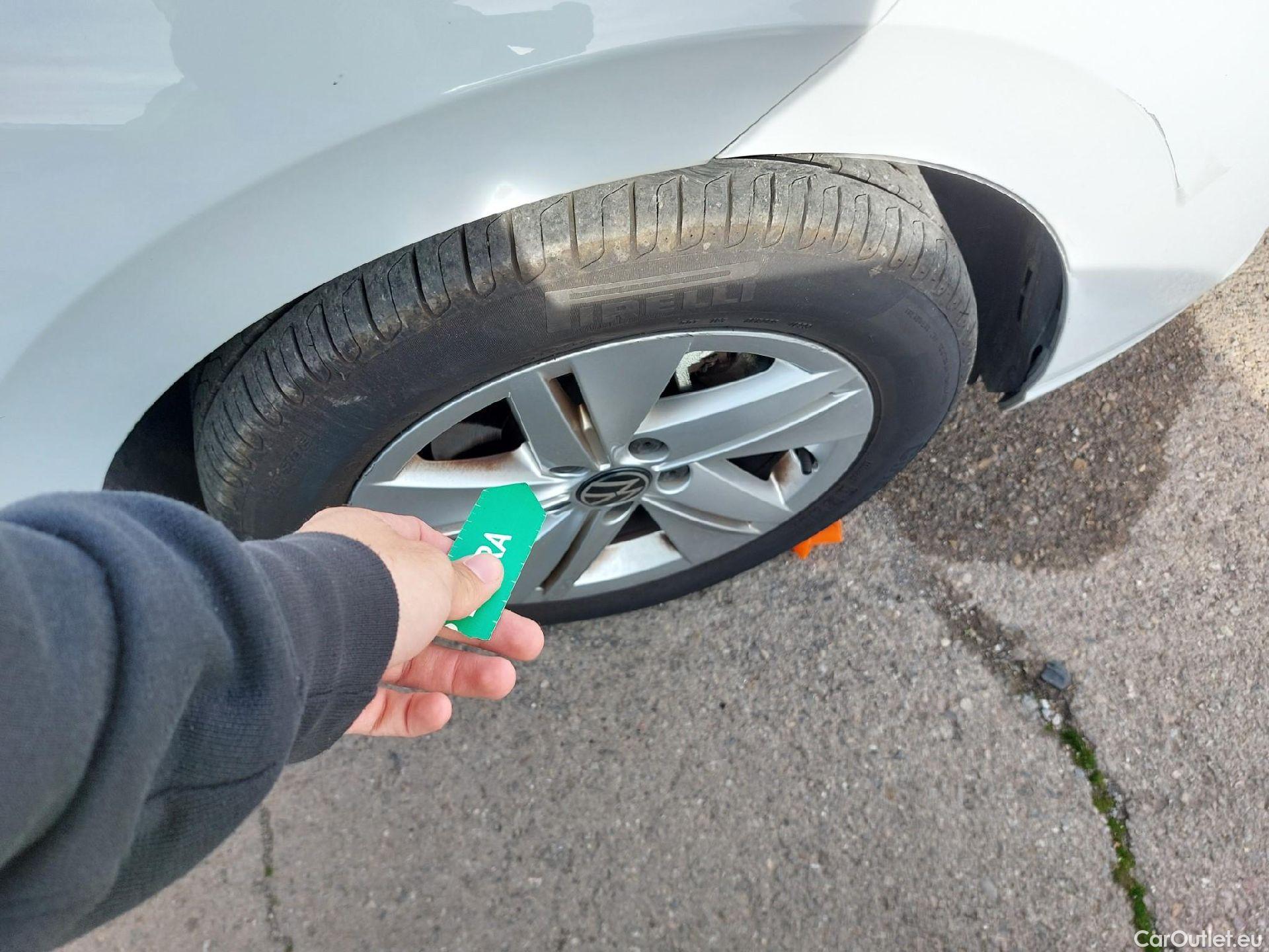  Volkswagen  Golf  VOLKSWAGEN / 2020 / 5P / berlina con portón Life 2.0 TDI 85kW (115CV) #15