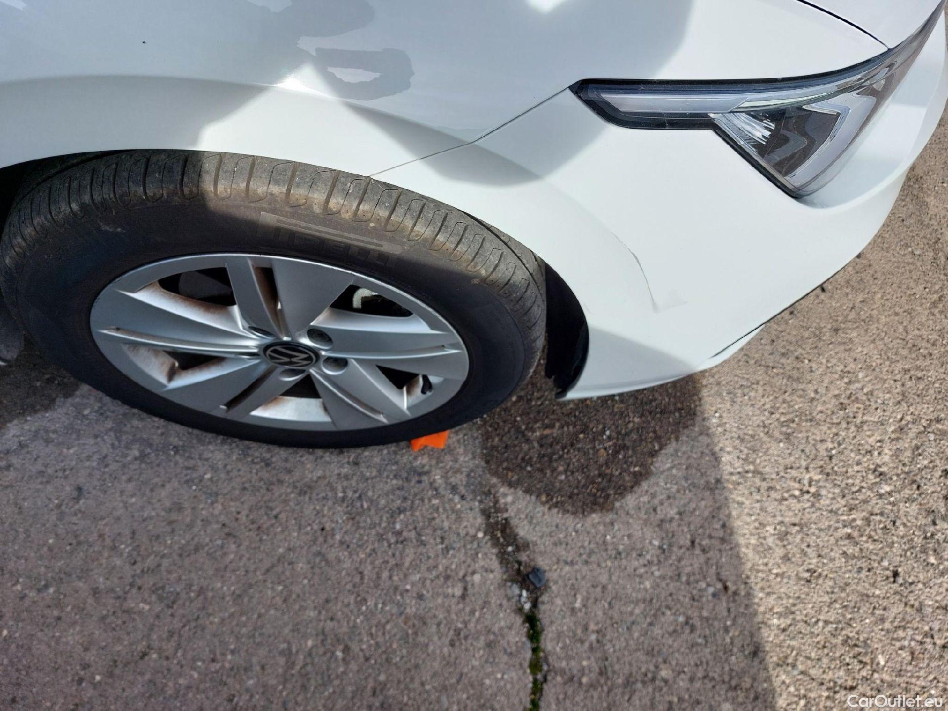  Volkswagen  Golf  VOLKSWAGEN / 2020 / 5P / berlina con portón Life 2.0 TDI 85kW (115CV) #16