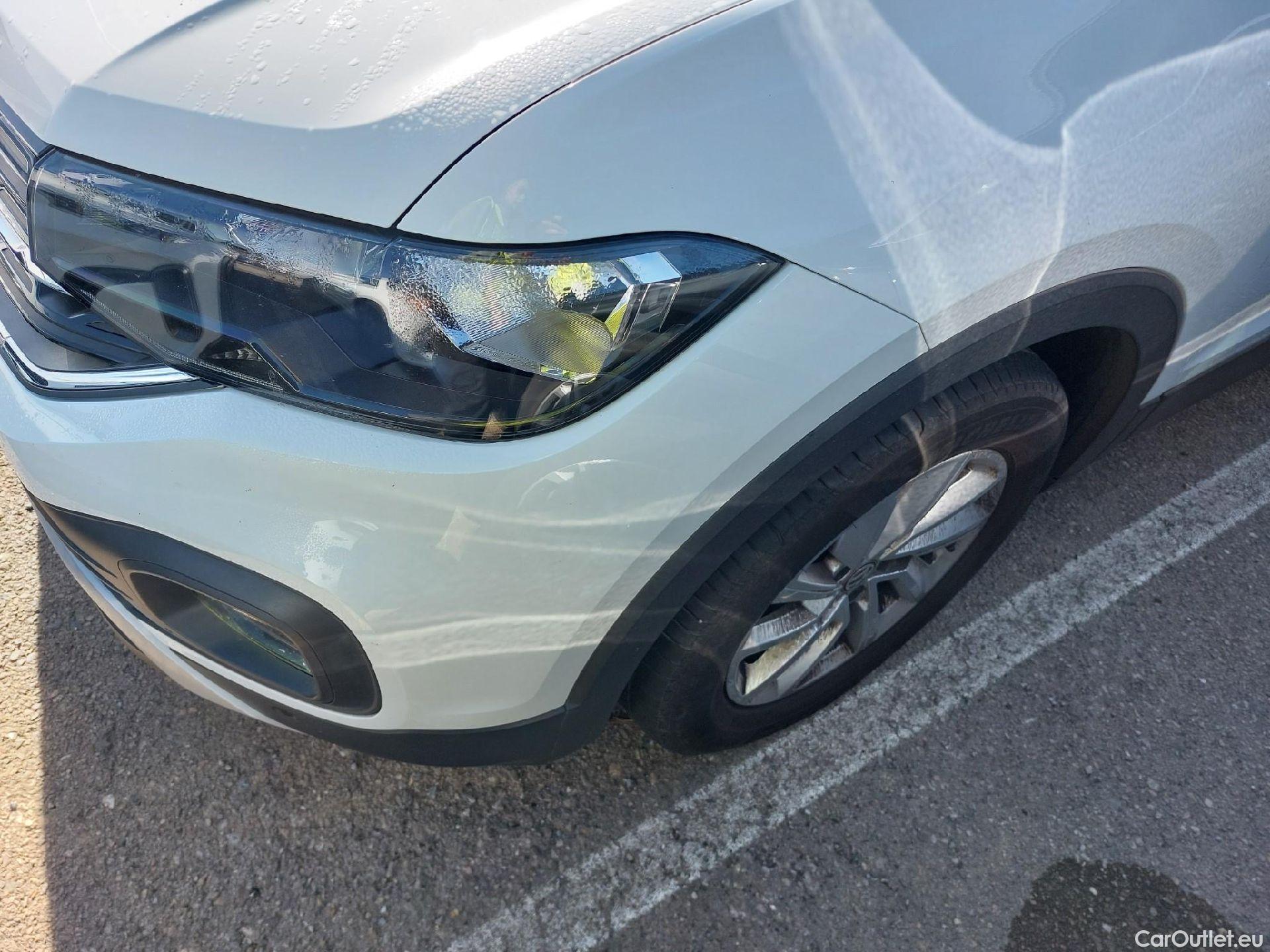  Volkswagen  T-CROSS VOLKSWAGEN  / 2018 / 5P / todoterreno Advance 1.0 TSI 85kW (115CV) DSG (AC) #4