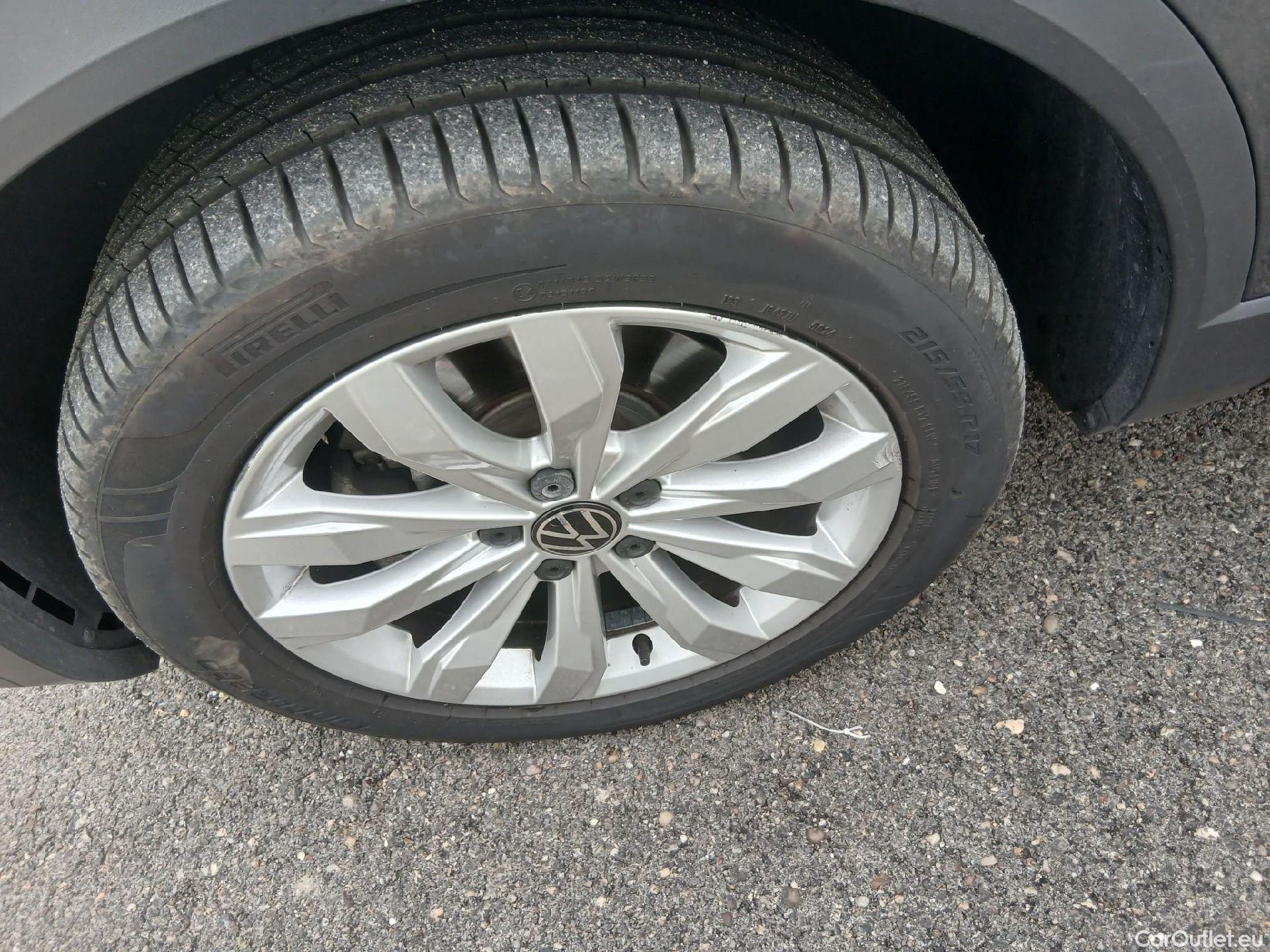  Volkswagen  T-ROC VOLKSWAGEN  / 2017 / 5P / todoterreno Advance 2.0 TDI 110kW (150CV) DSG (AC2) #15