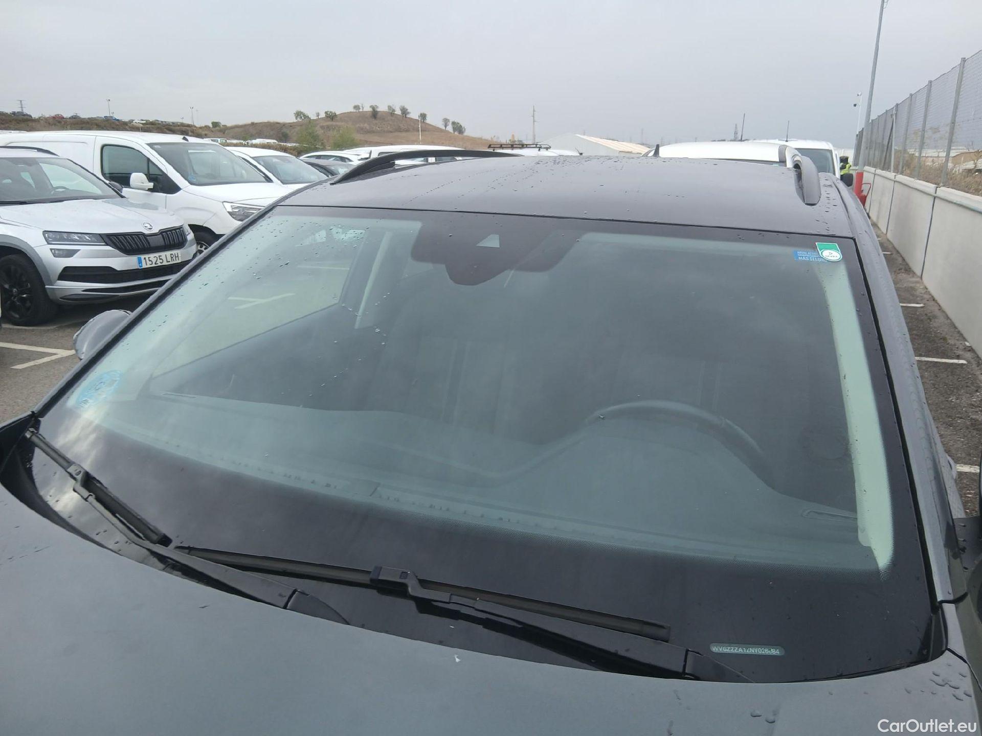  Volkswagen  T-ROC VOLKSWAGEN  / 2017 / 5P / todoterreno Advance 2.0 TDI 110kW (150CV) DSG (AC2) #9