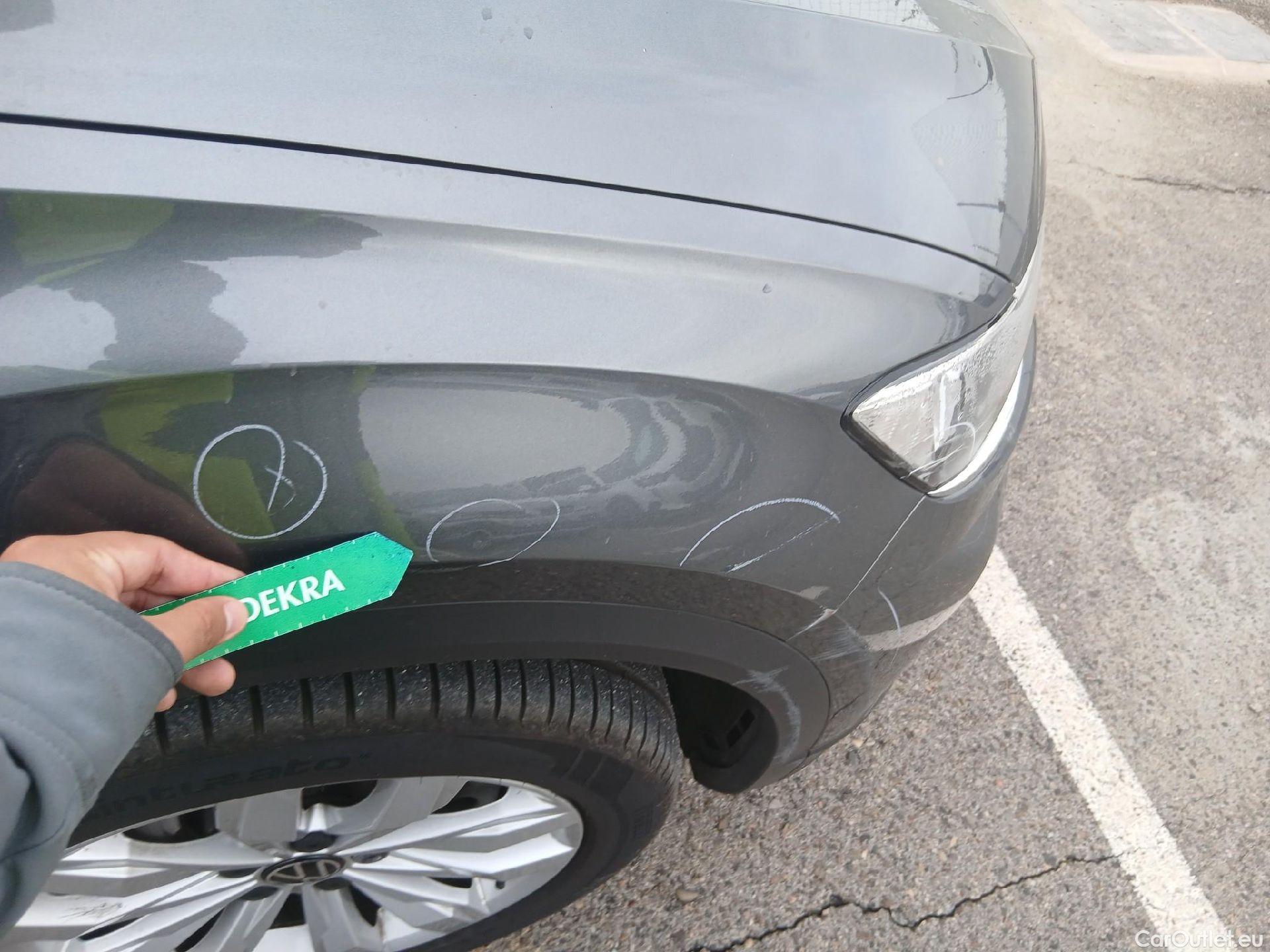  Volkswagen  T-ROC VOLKSWAGEN  / 2017 / 5P / todoterreno Advance 2.0 TDI 110kW (150CV) DSG (AC2) #27