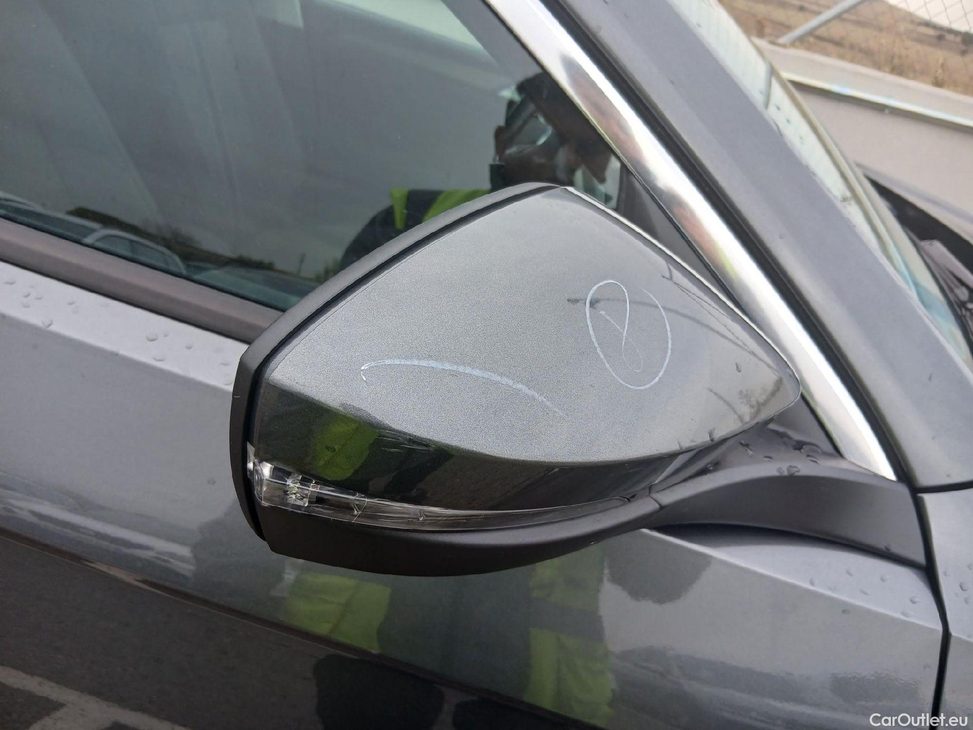  Volkswagen  T-ROC VOLKSWAGEN  / 2017 / 5P / todoterreno Advance 2.0 TDI 110kW (150CV) DSG (AC2) #25