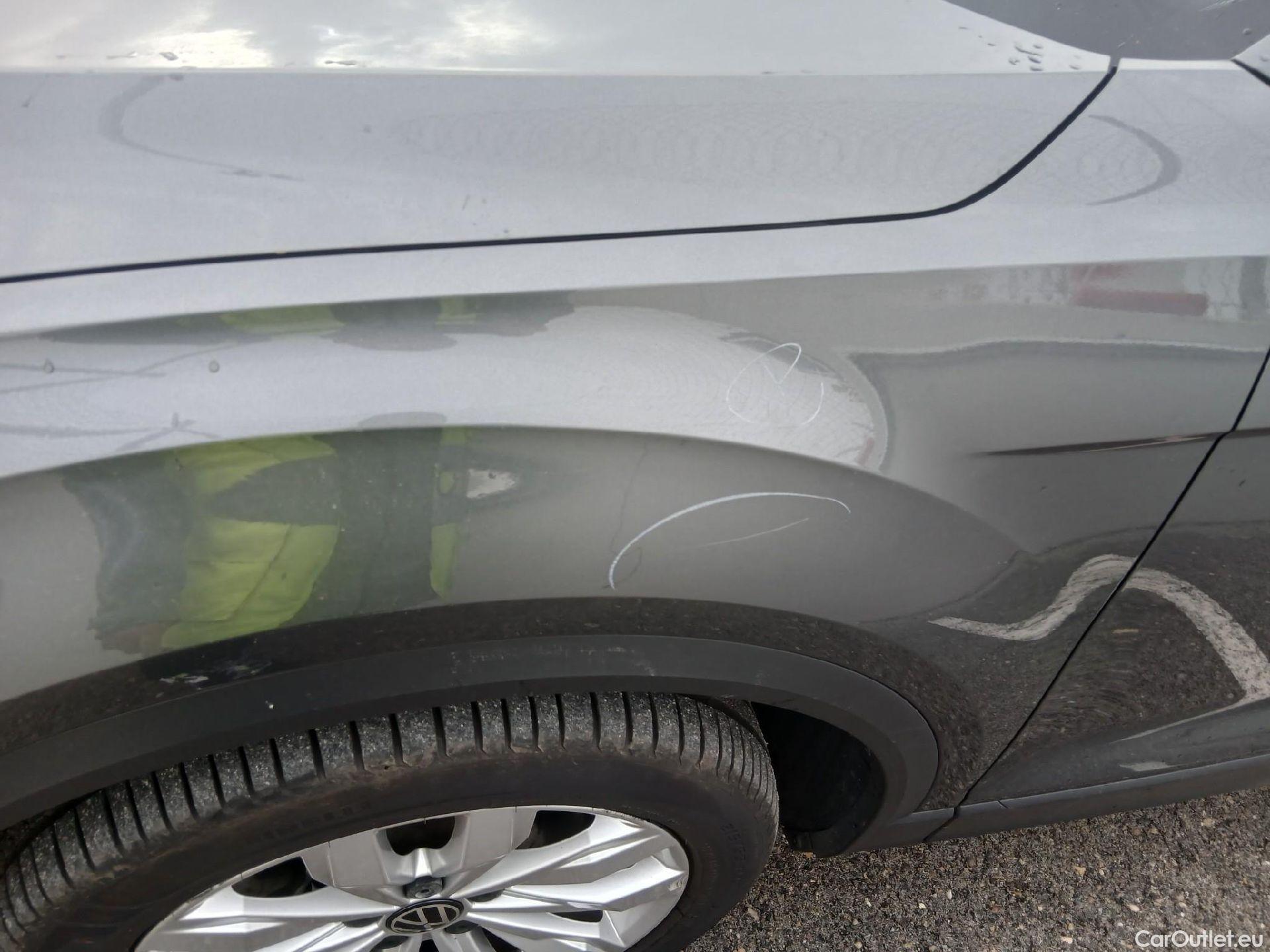  Volkswagen  T-ROC VOLKSWAGEN  / 2017 / 5P / todoterreno Advance 2.0 TDI 110kW (150CV) DSG (AC2) #12