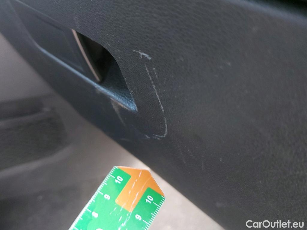  Volkswagen  Golf  VOLKSWAGEN / 2020 / 5P / berlina con portón 1.0 TSI 81kW (110CV) #30