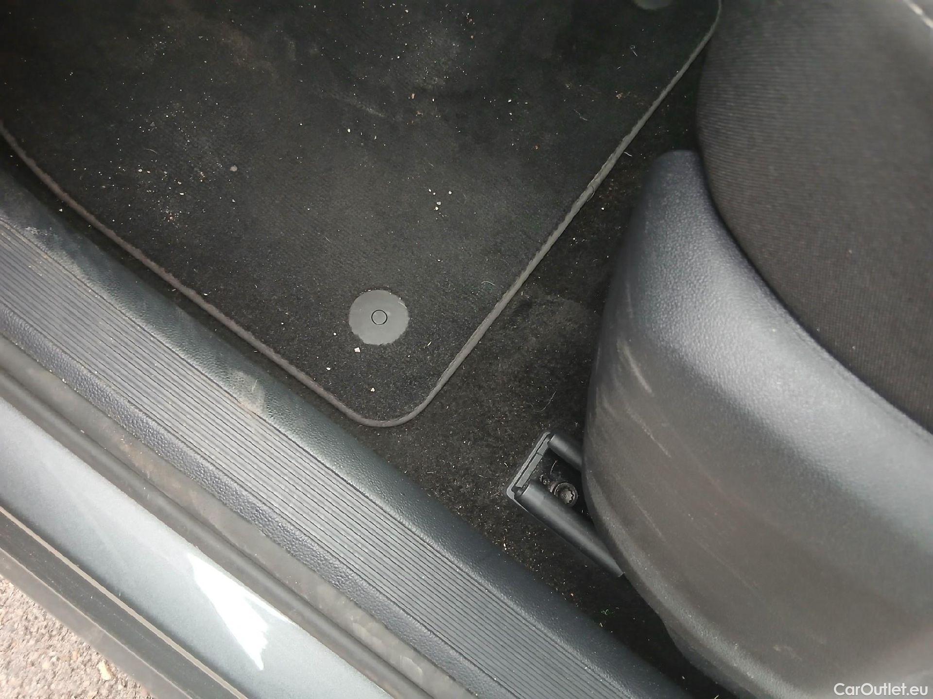  Volkswagen  T-ROC VOLKSWAGEN  / 2017 / 5P / todoterreno Advance 2.0 TDI 110kW (150CV) DSG (AC2) #1